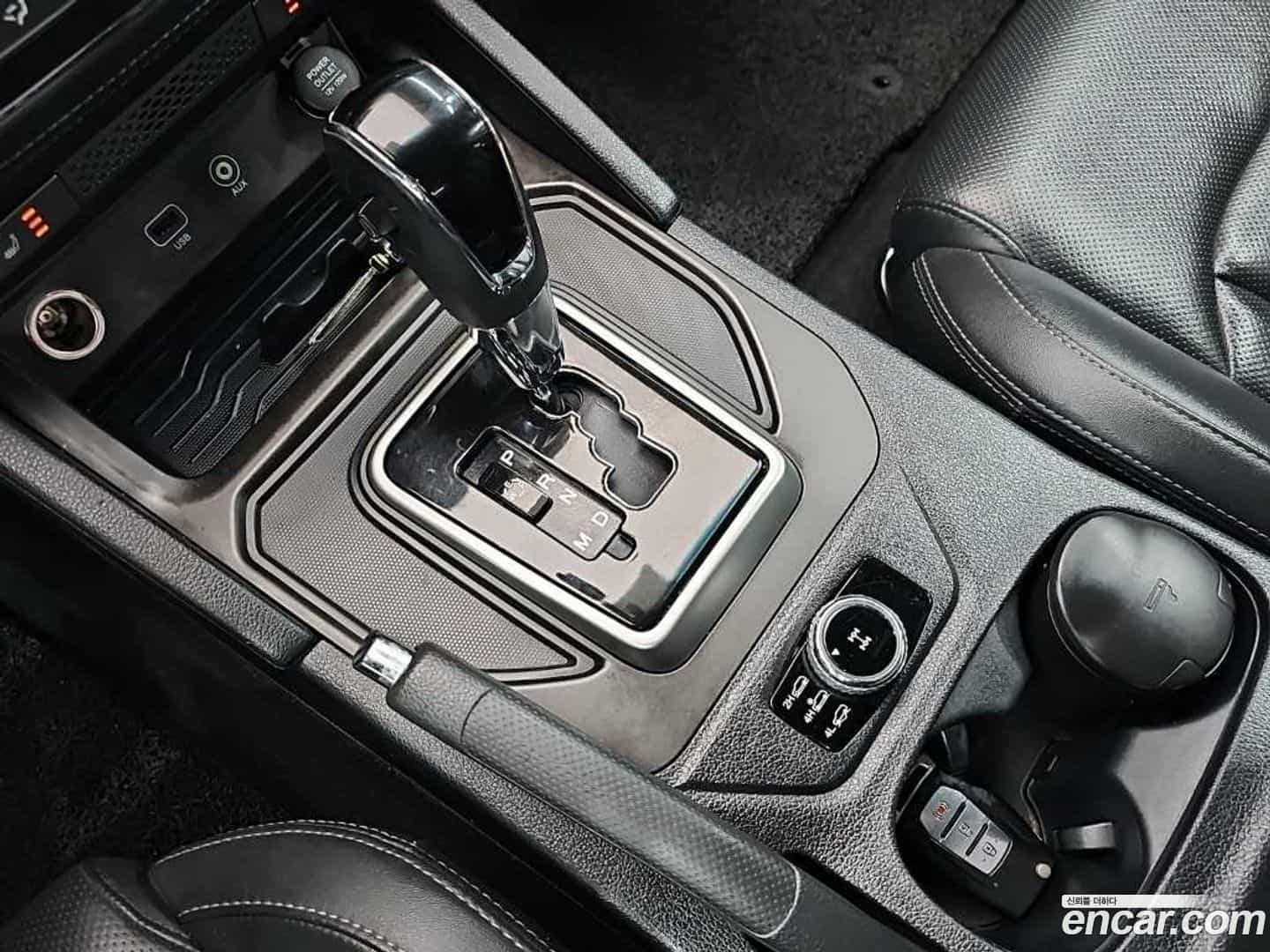 Rexton KG Mobility 2018.4-INNER-008