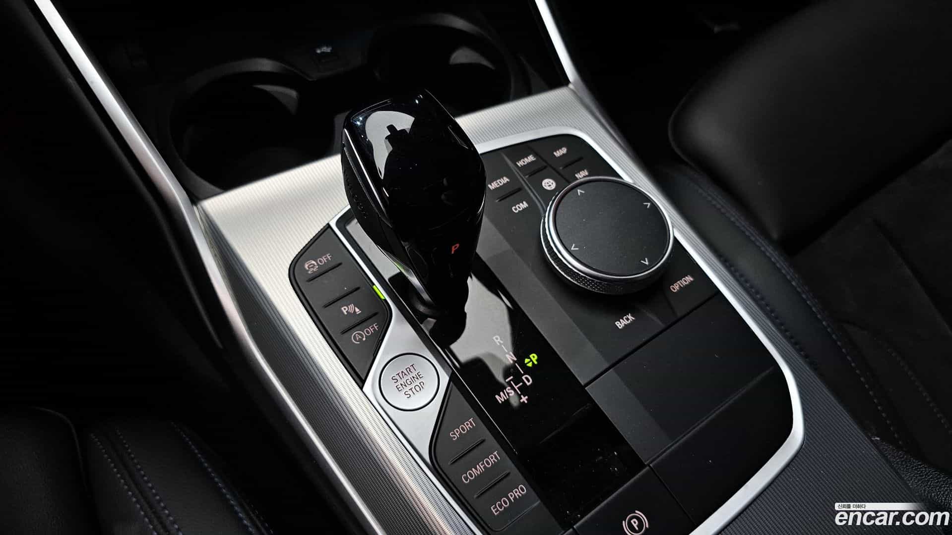 3-Series BMW 2022.4-INNER-009