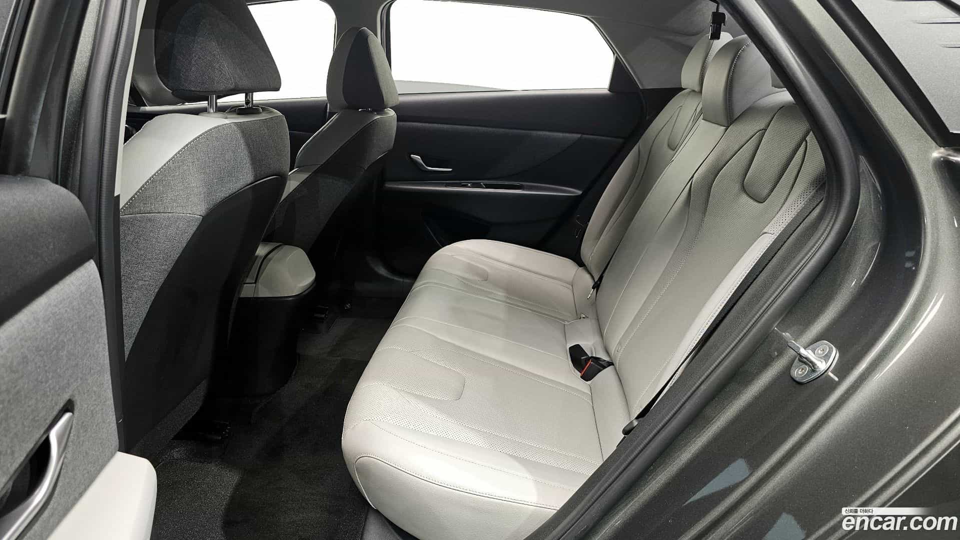 AVANTE Hyundai 2023.4-OPTION-015
