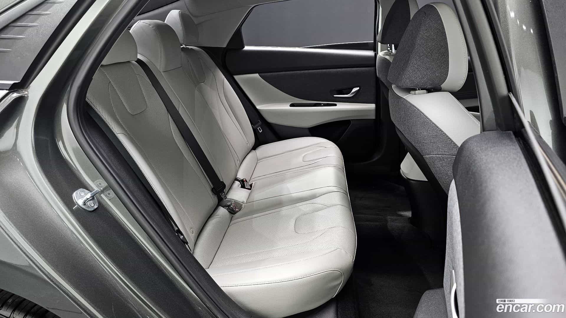 AVANTE Hyundai 2023.4-OPTION-016