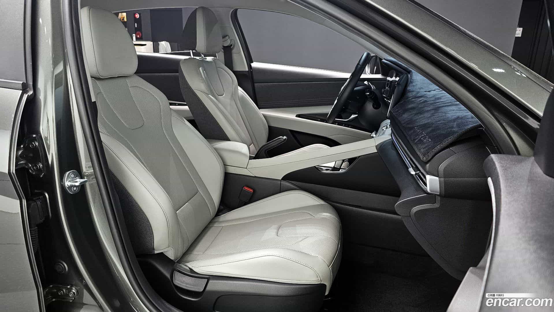 AVANTE Hyundai 2023.4-INNER-036