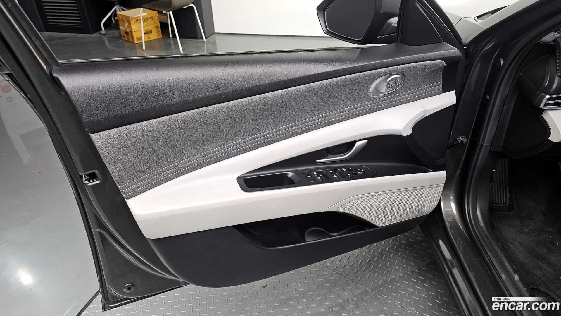 AVANTE Hyundai 2023.4-OPTION-041