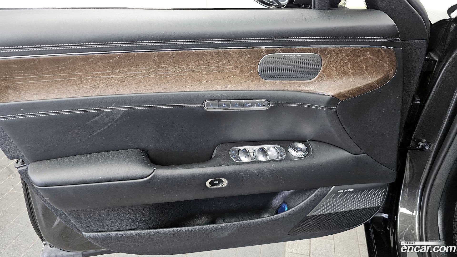 Main__Slider__Photo:G90 Genesis 2022.3-23
