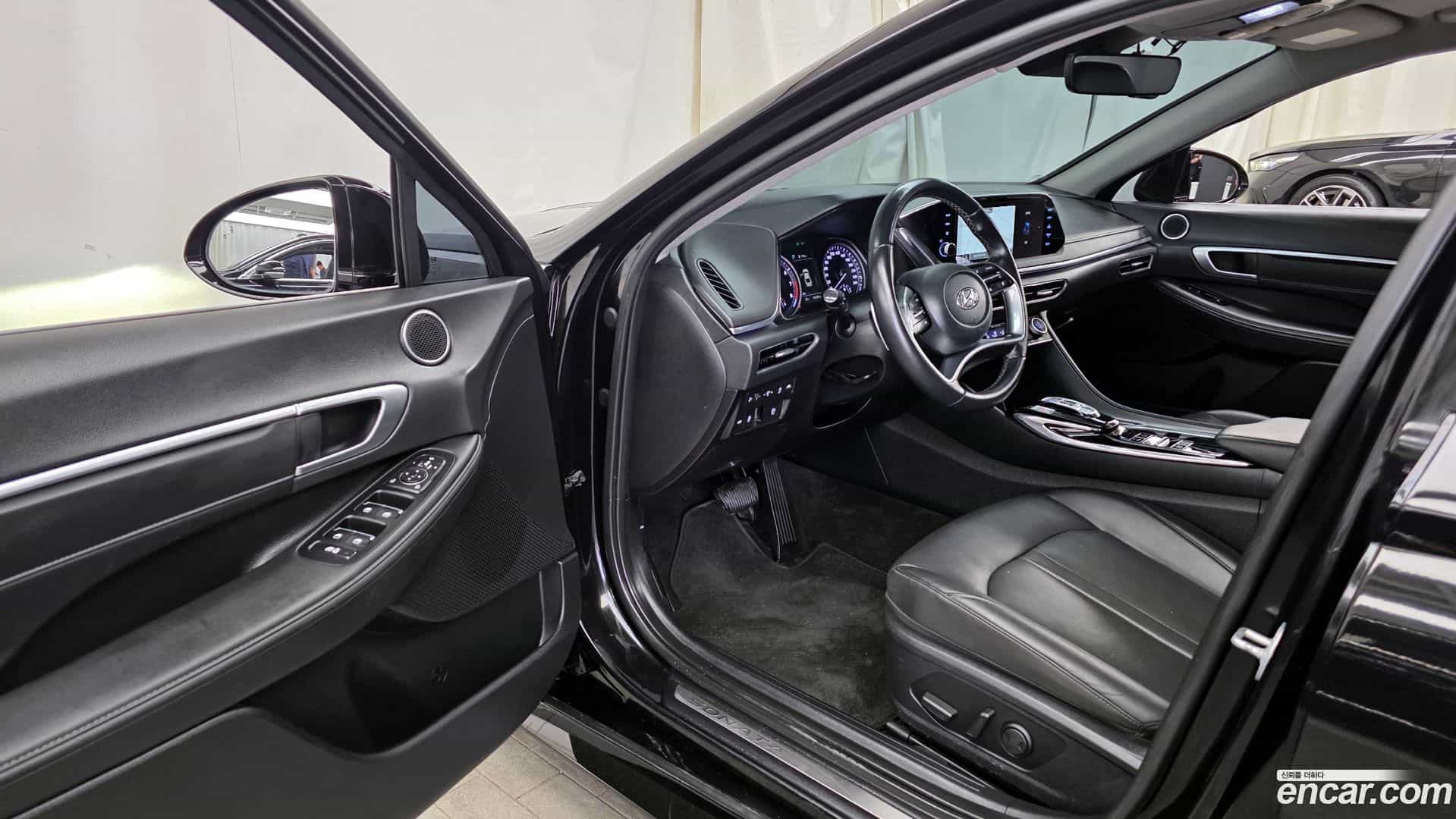 Sonata Hyundai 2022.2-INNER-010