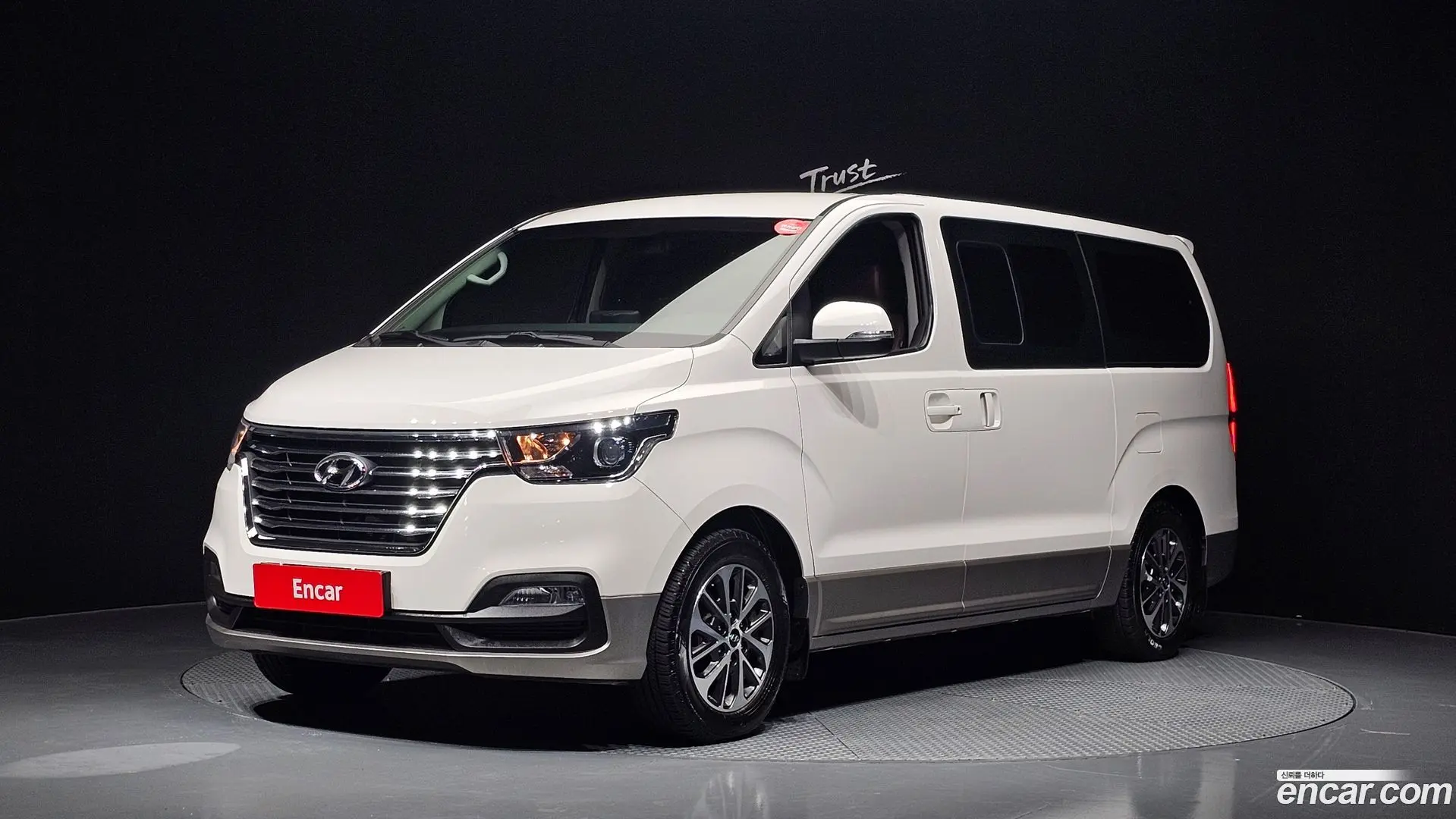 Main__Slider__Photo:Starex Hyundai 2019.4-0
