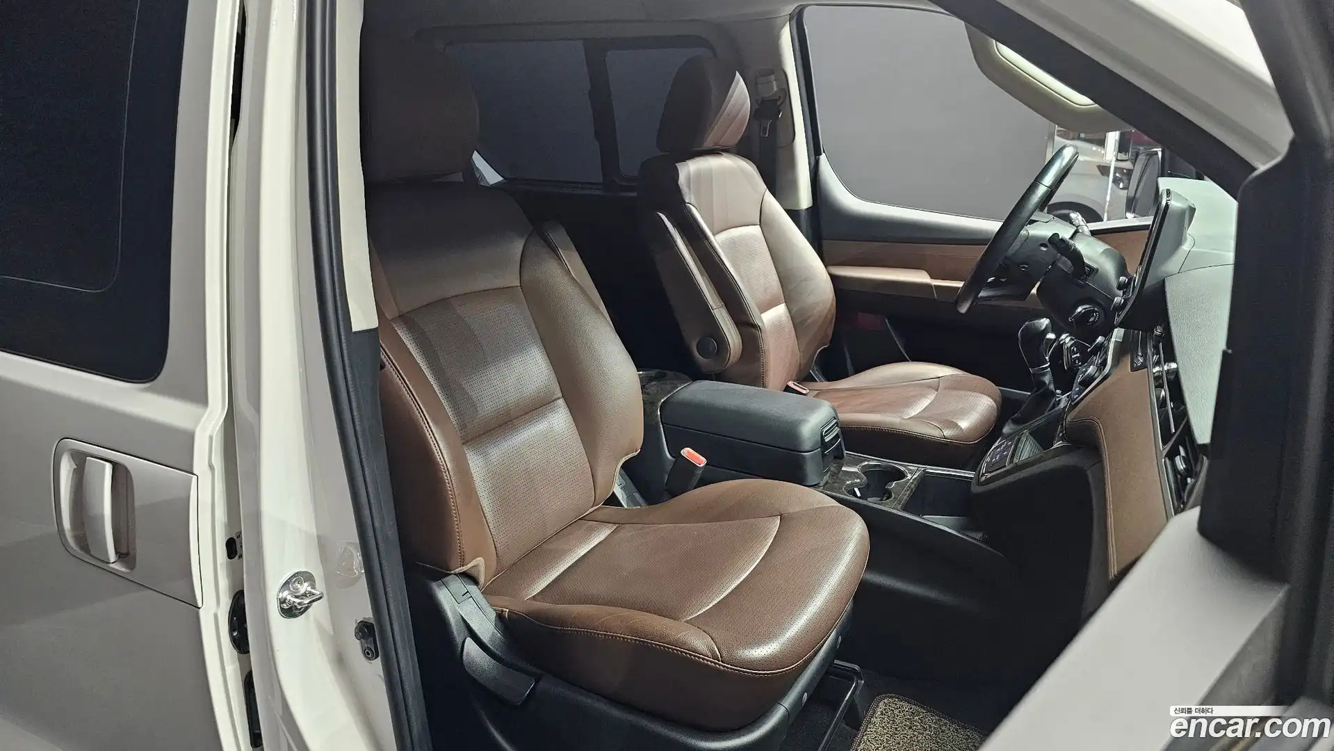 Starex Hyundai 2019.4-OPTION-017