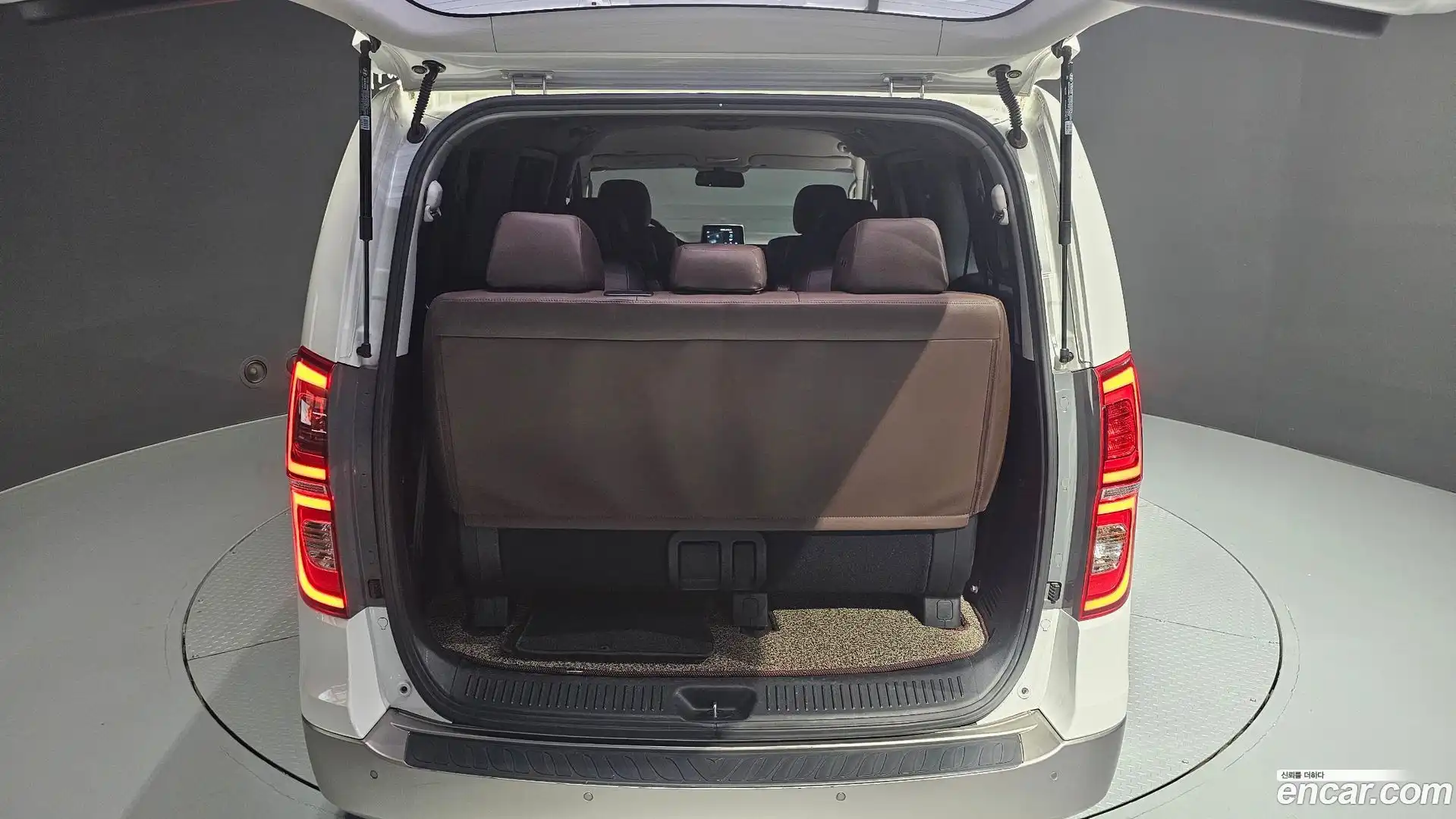 Starex Hyundai 2019.4-OPTION-024