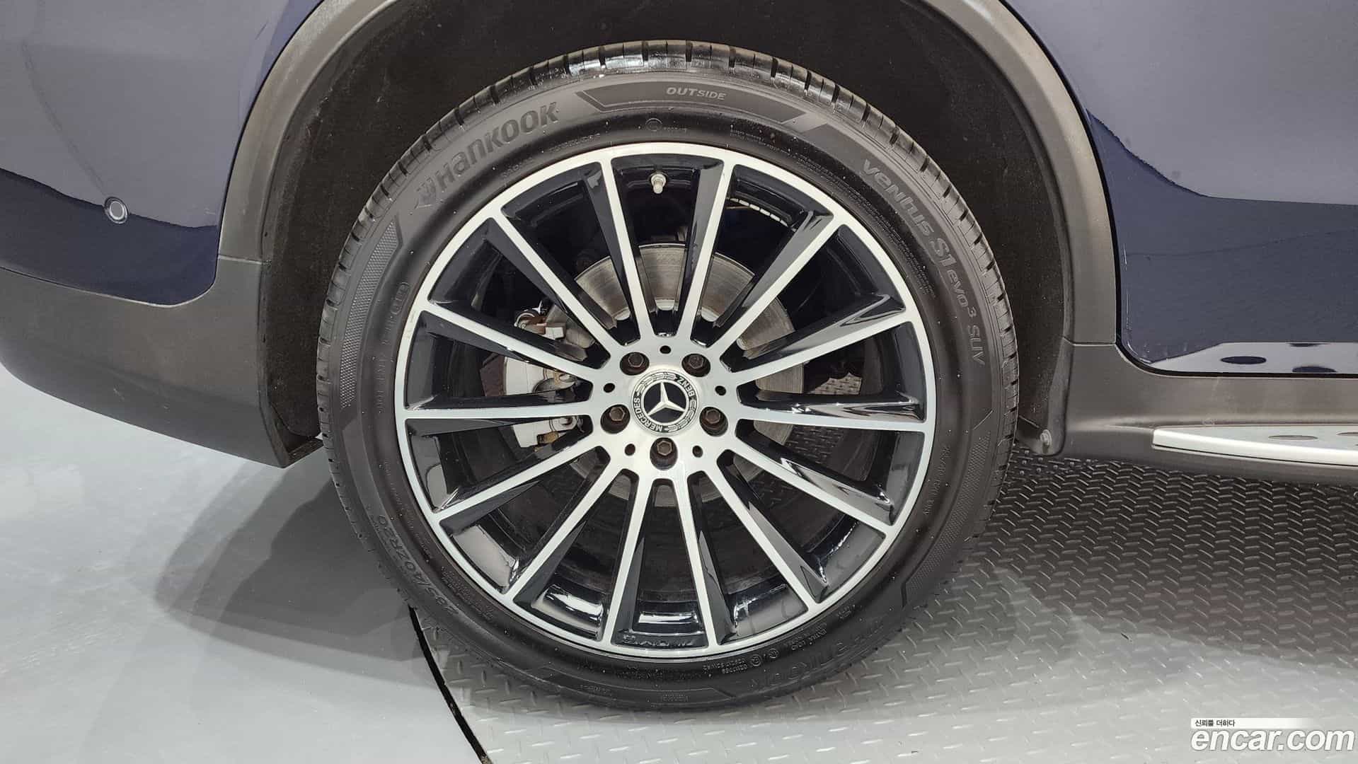 GLC-Class Mercedes-Benz 2017.5-OUTER-005
