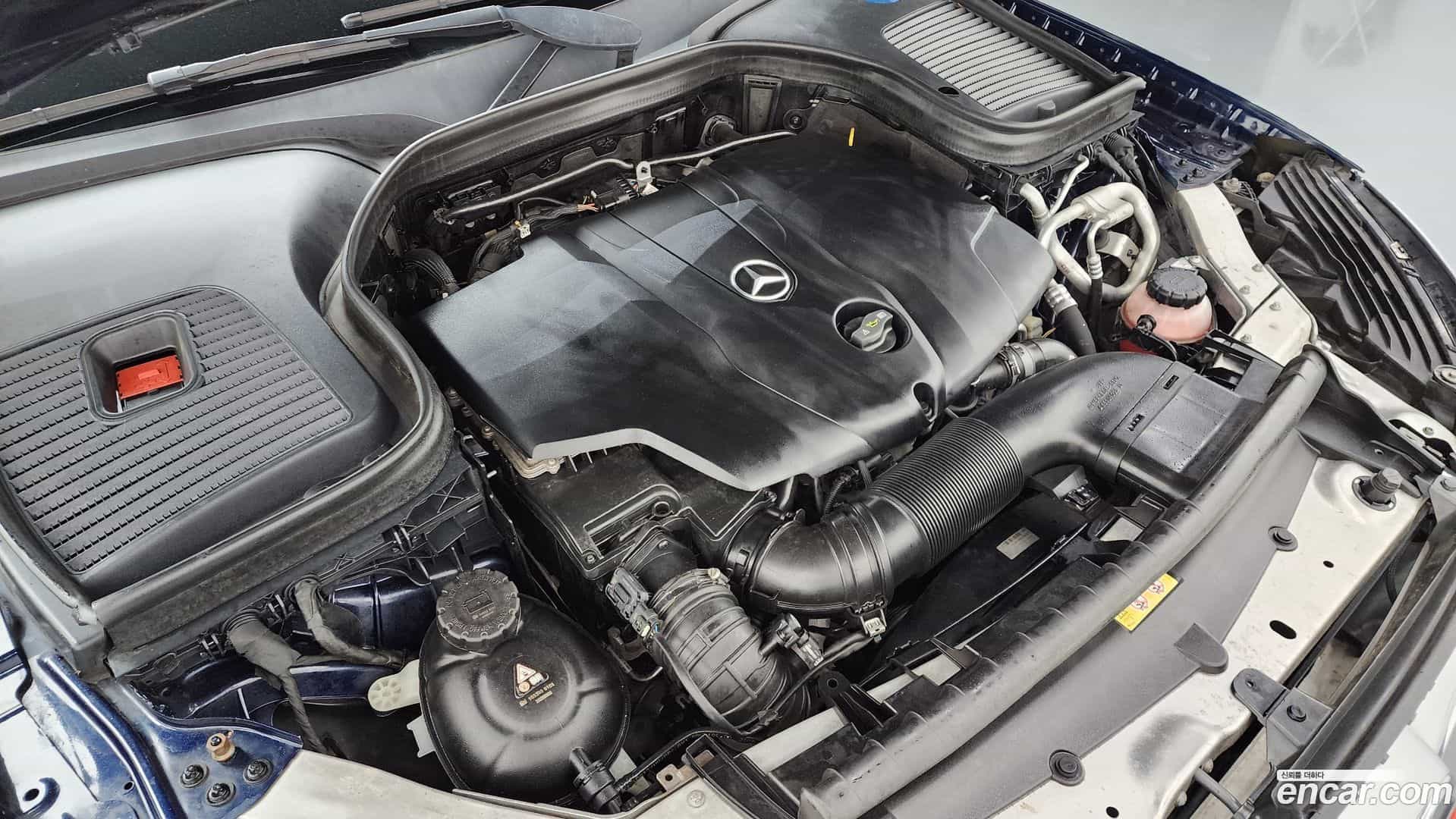GLC-Class Mercedes-Benz 2017.5-OUTER-006