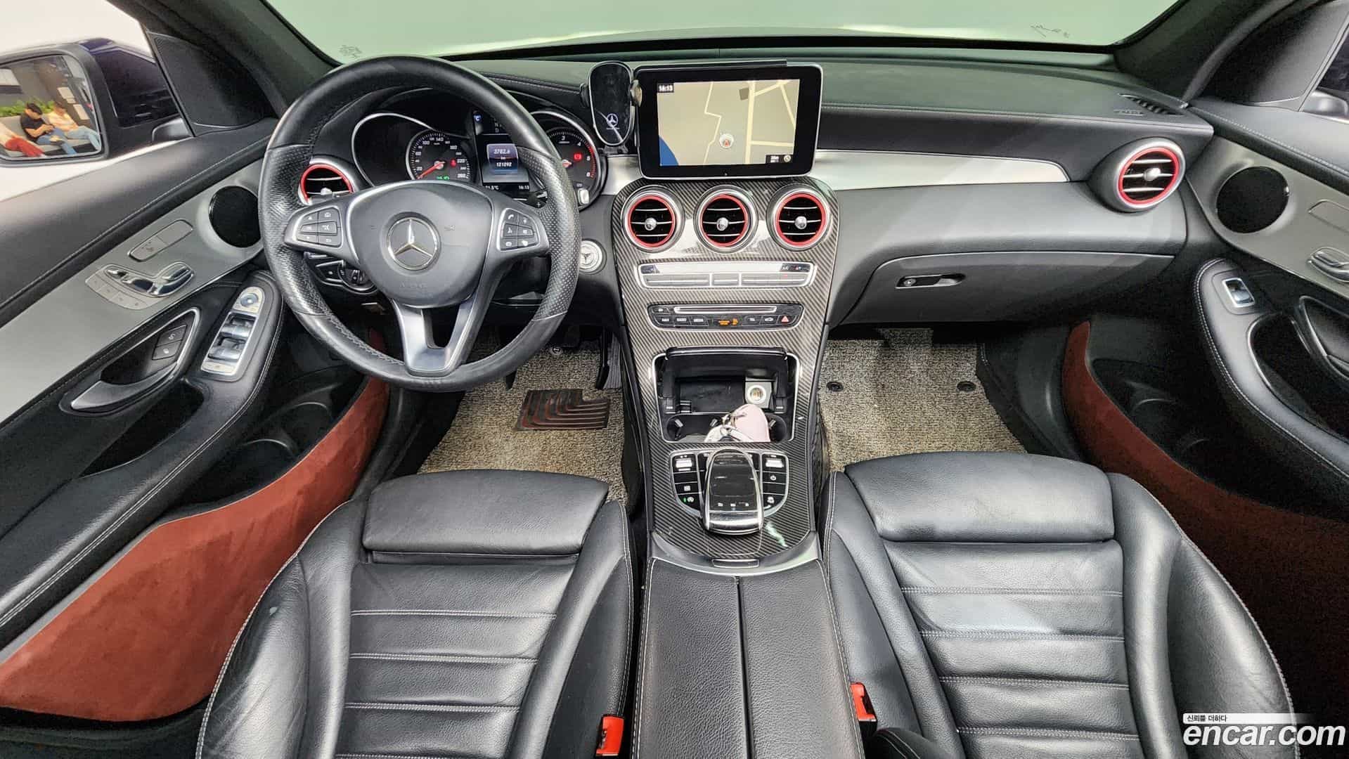 GLC-Class Mercedes-Benz 2017.5-INNER-007