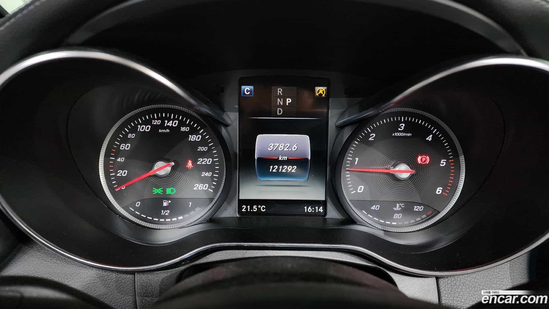 GLC-Class Mercedes-Benz 2017.5-INNER-008
