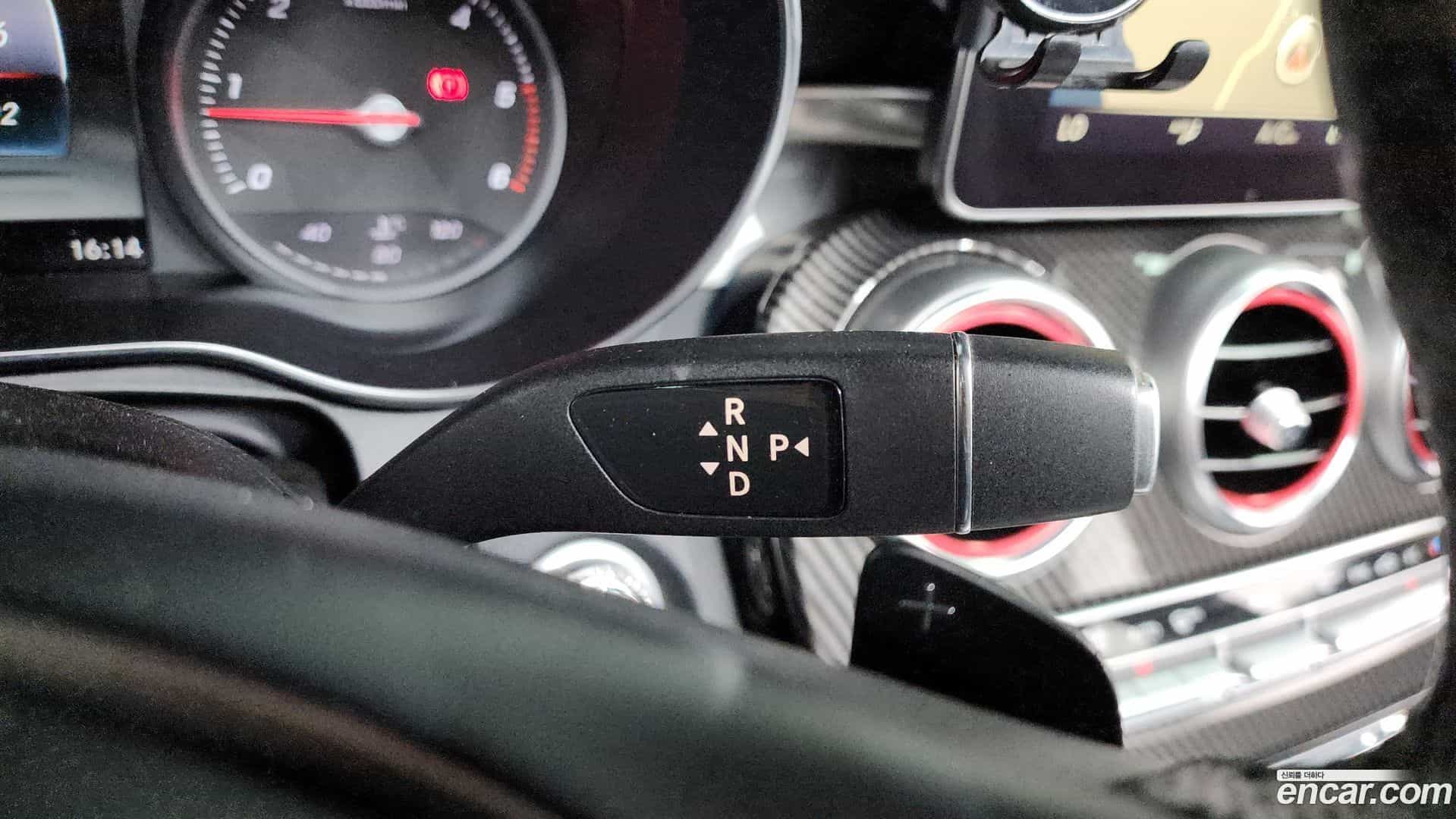 GLC-Class Mercedes-Benz 2017.5-INNER-009