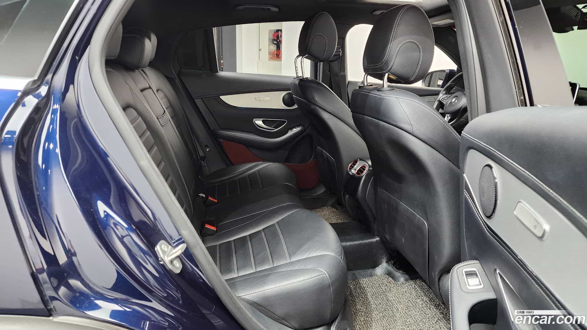 GLC-Class Mercedes-Benz 2017.5-OPTION-015