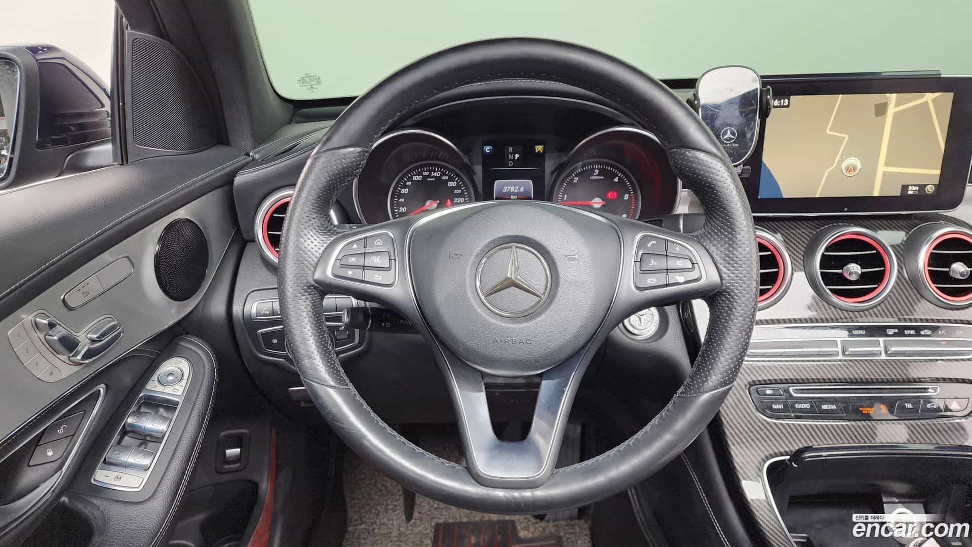 GLC-Class Mercedes-Benz 2017.5-OPTION-017