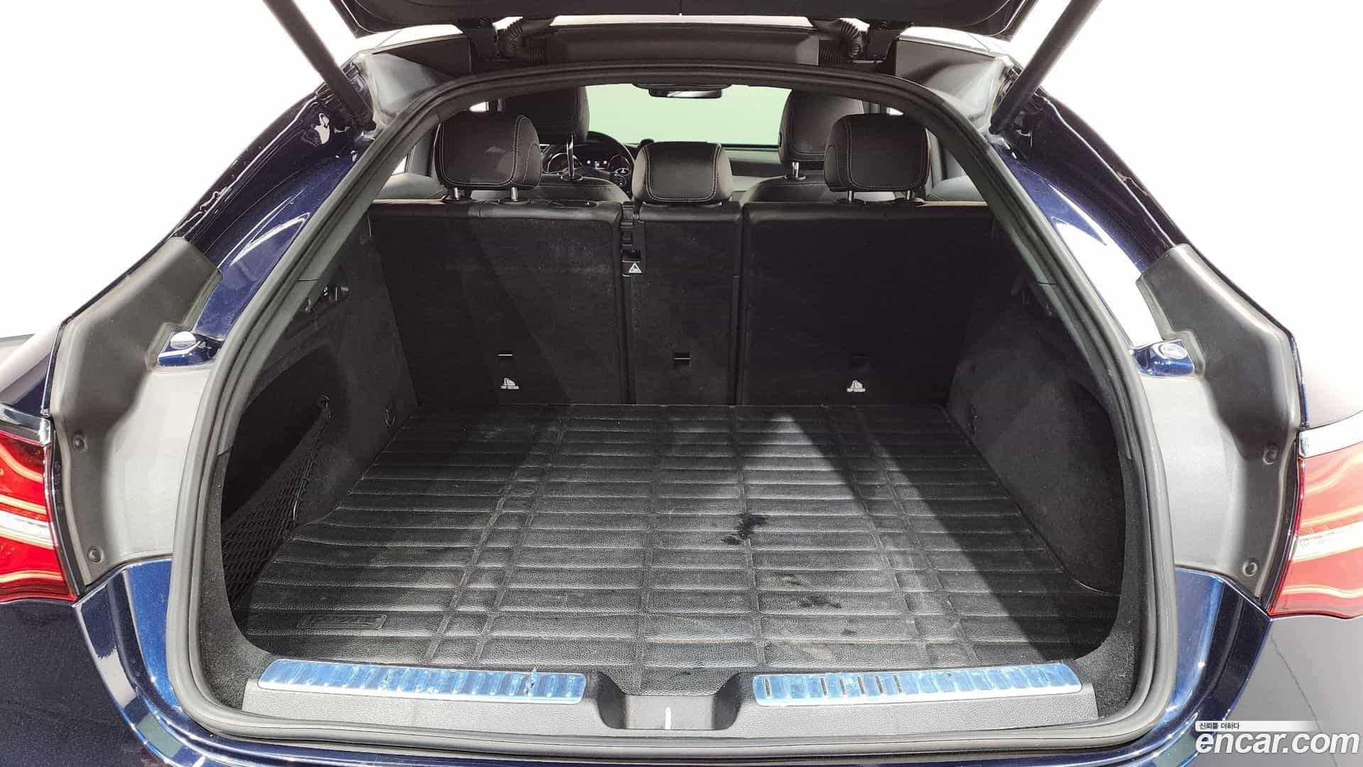 GLC-Class Mercedes-Benz 2017.5-OPTION-022