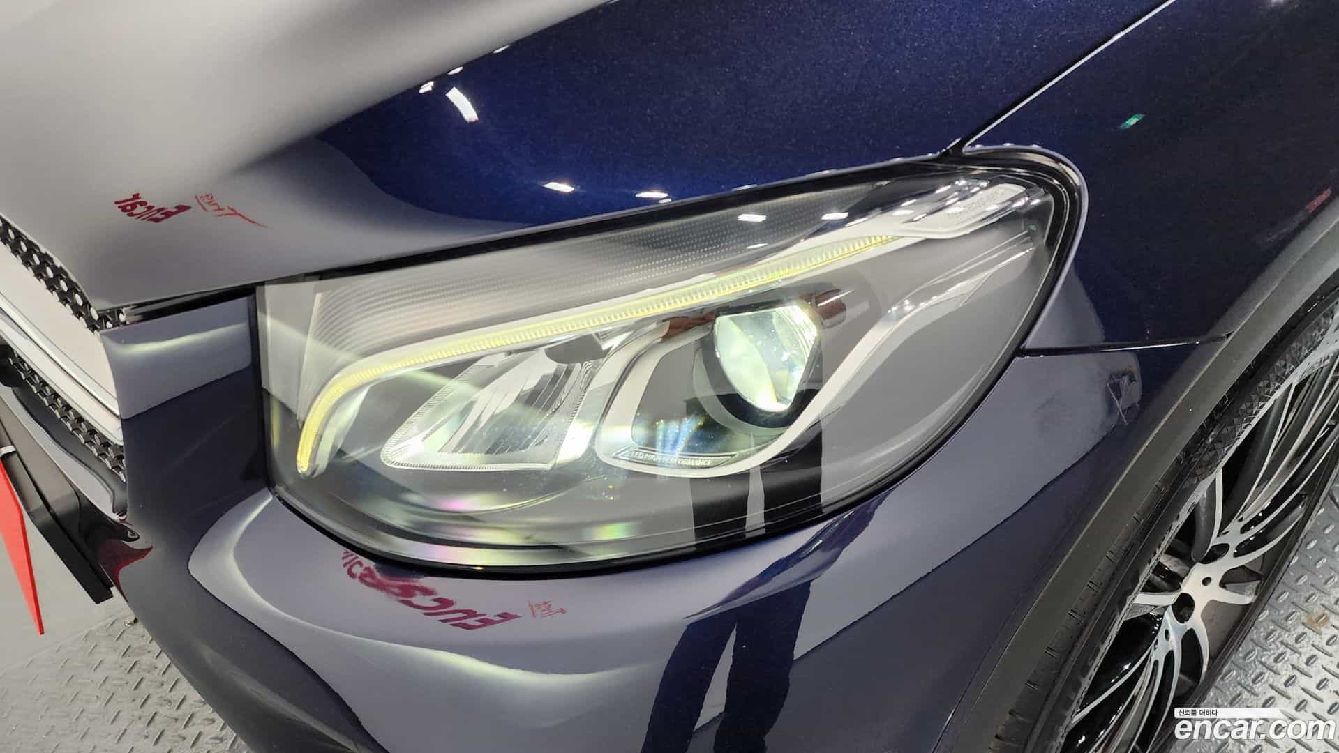 GLC-Class Mercedes-Benz 2017.5-OUTER-032