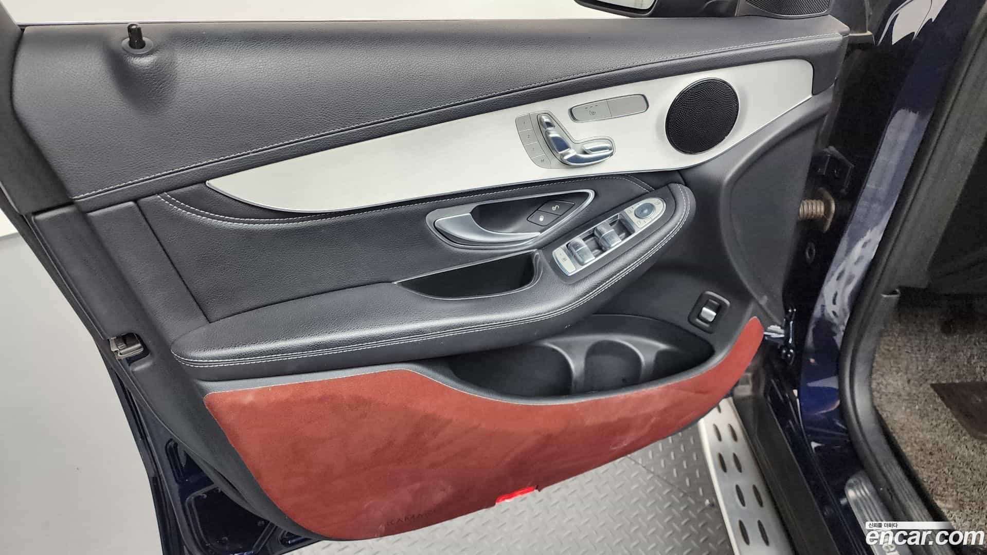 GLC-Class Mercedes-Benz 2017.5-INNER-034