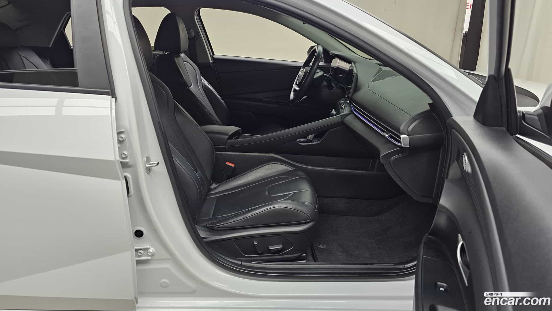 AVANTE Hyundai 2022.3-OPTION-015