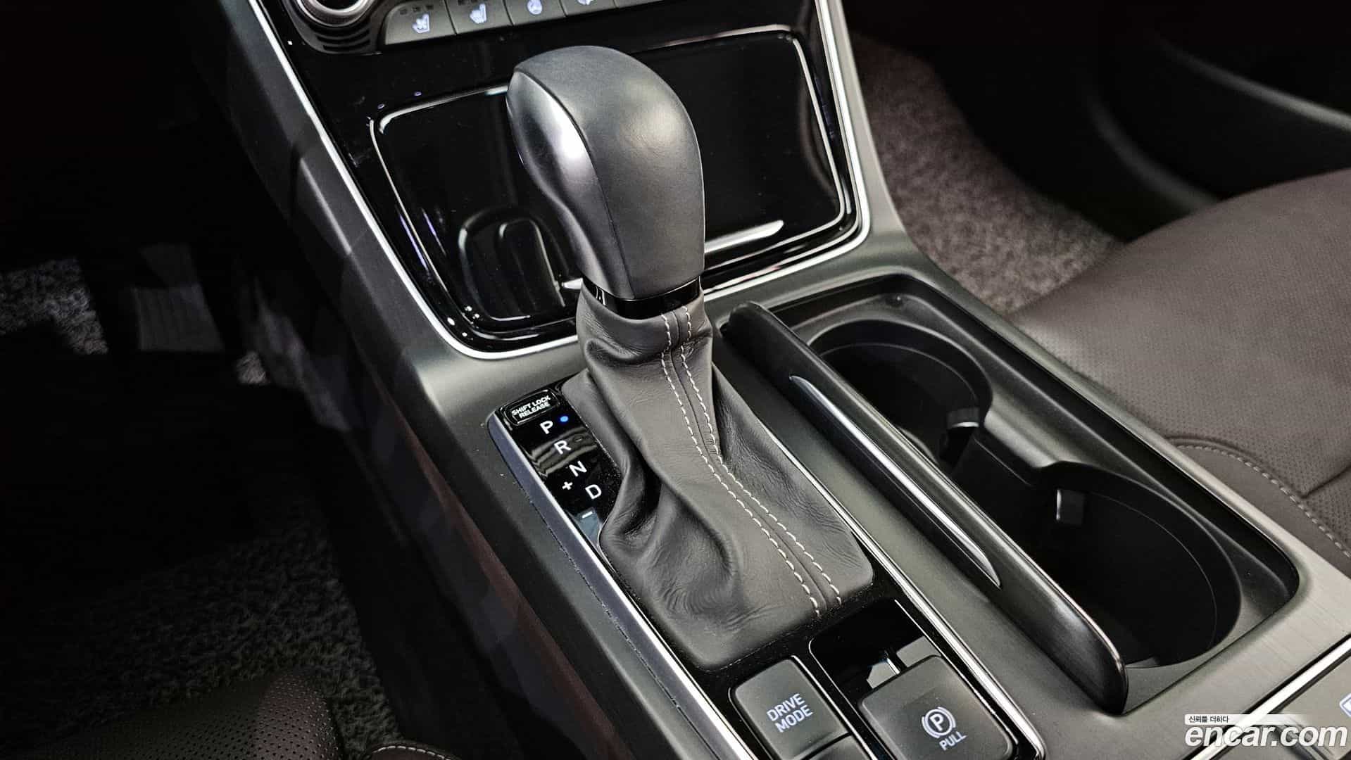 Grandeur Hyundai 2018.3-INNER-009