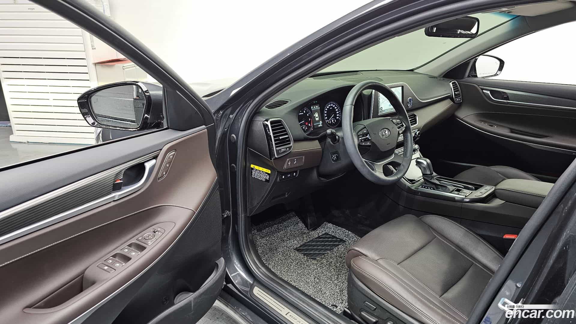 Grandeur Hyundai 2018.3-INNER-010