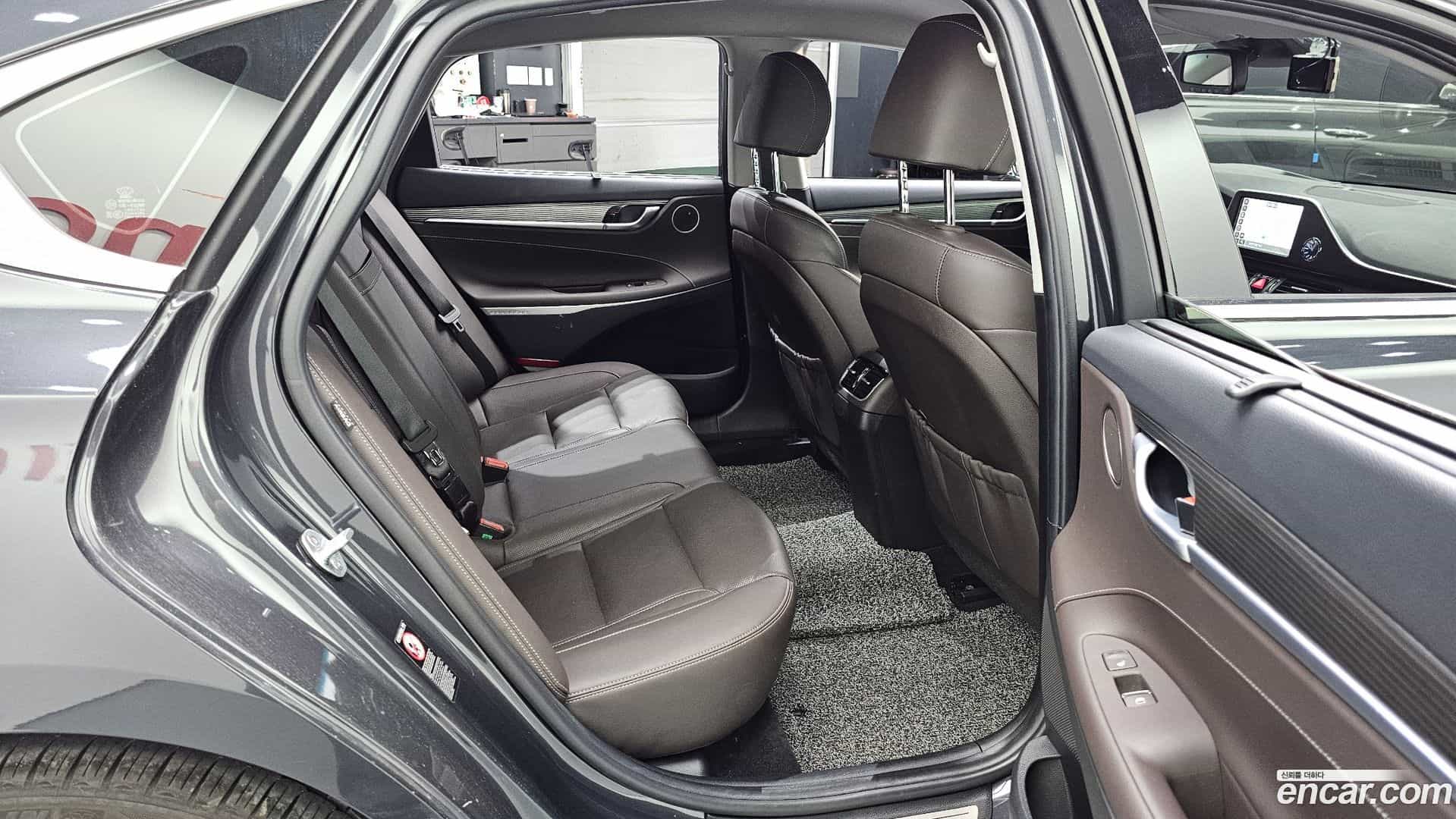 Grandeur Hyundai 2018.3-OPTION-016