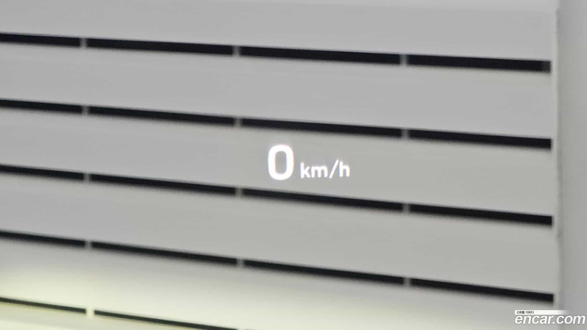 Grandeur Hyundai 2018.3-OPTION-021
