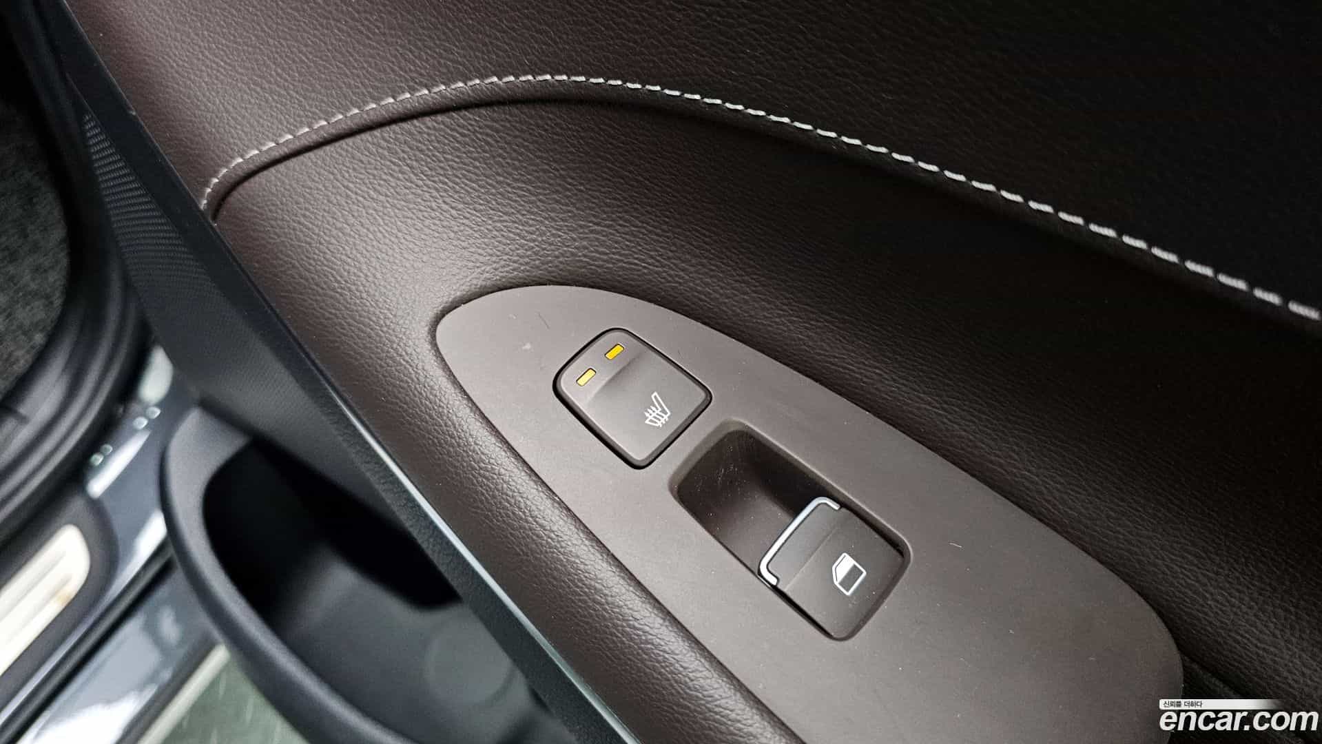 Grandeur Hyundai 2018.3-OPTION-023