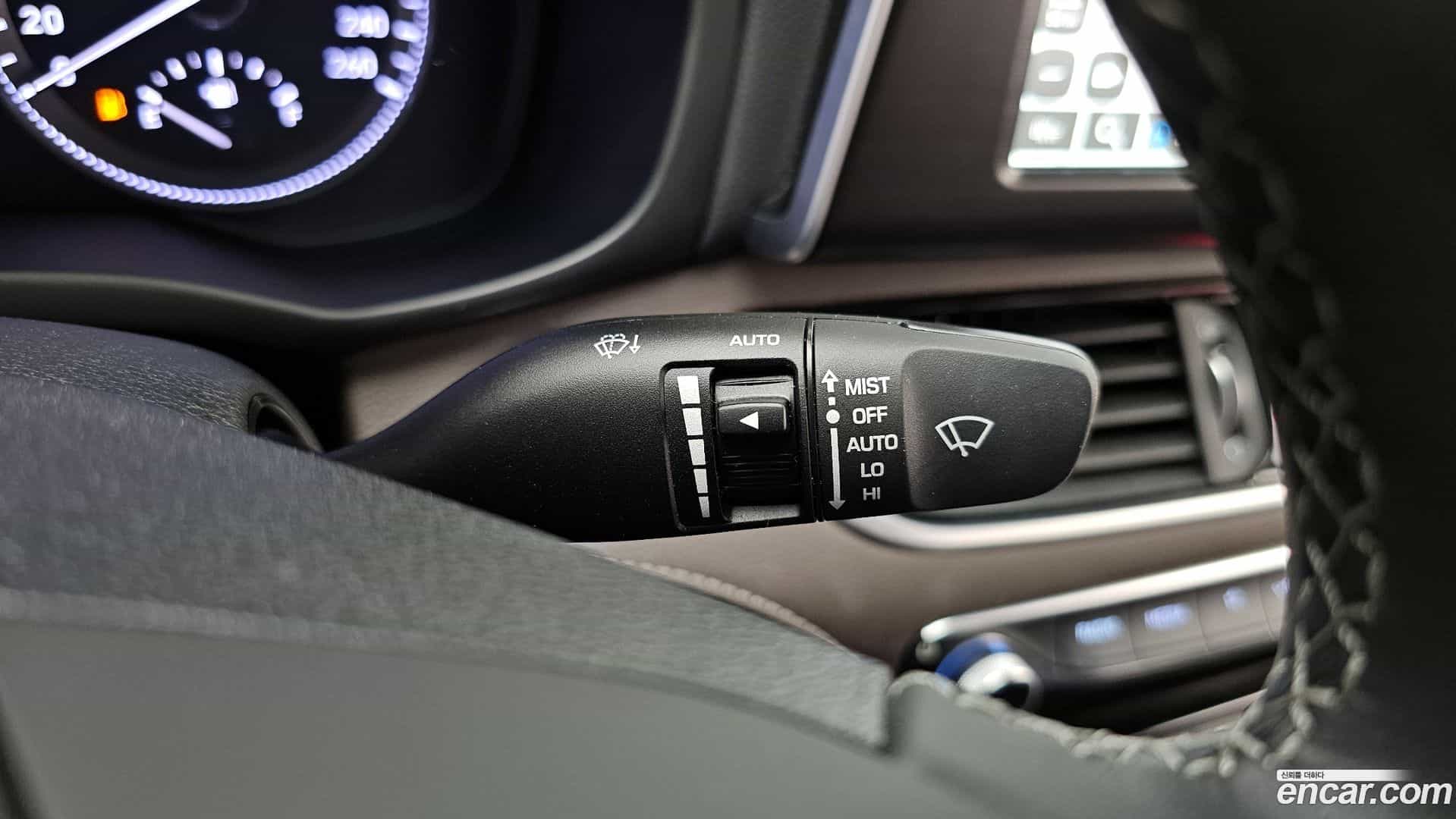 Grandeur Hyundai 2018.3-OPTION-041