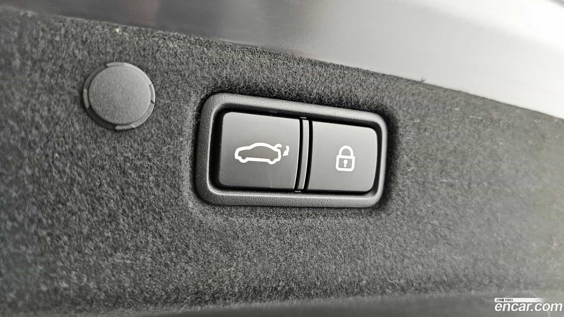 Grandeur Hyundai 2018.3-OPTION-042