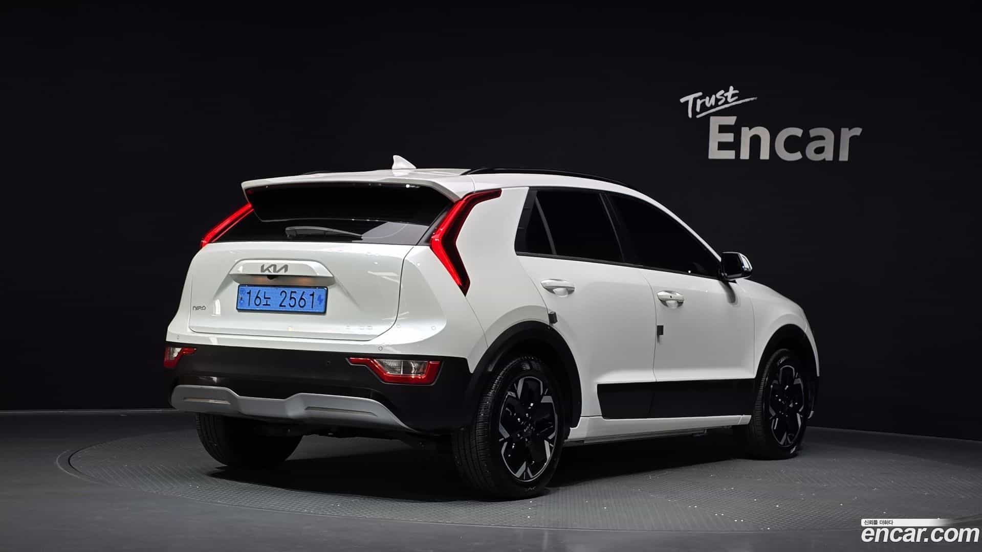 Niro Kia 2023.1-OUTER-002
