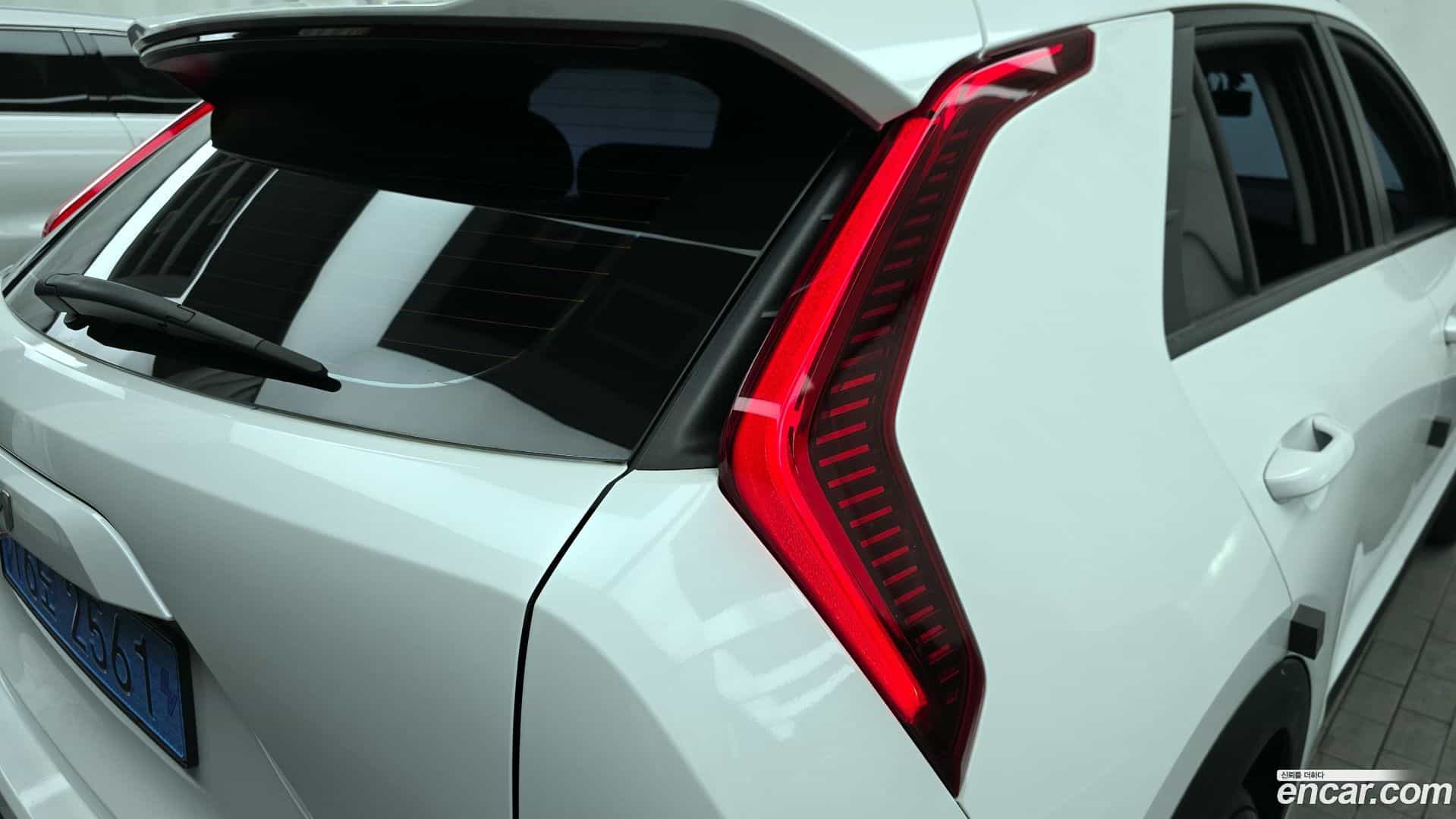 Niro Kia 2023.1-OUTER-033