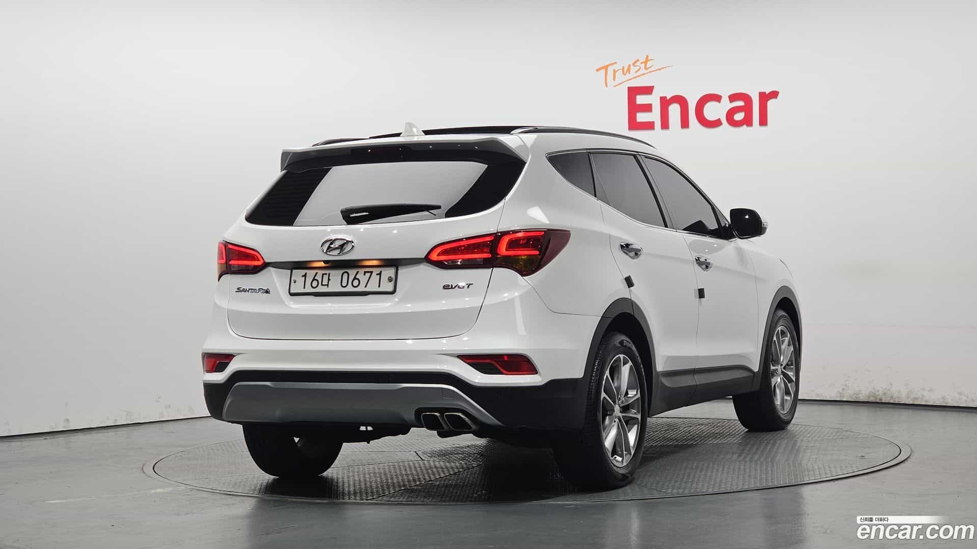 Santafe Hyundai 2016.5-OUTER-002