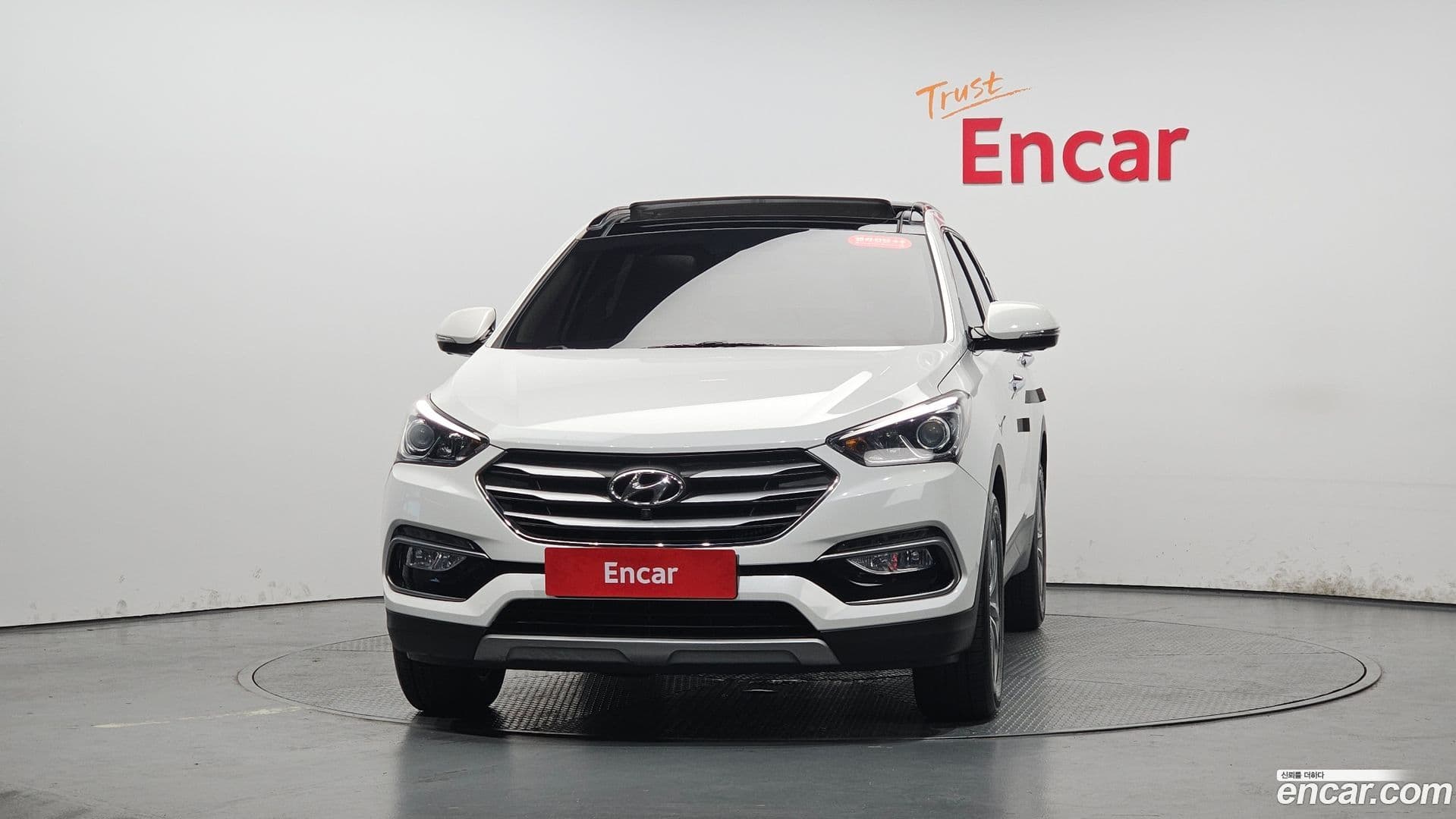 Main__Slider__Photo:Santafe Hyundai 2016.5-2