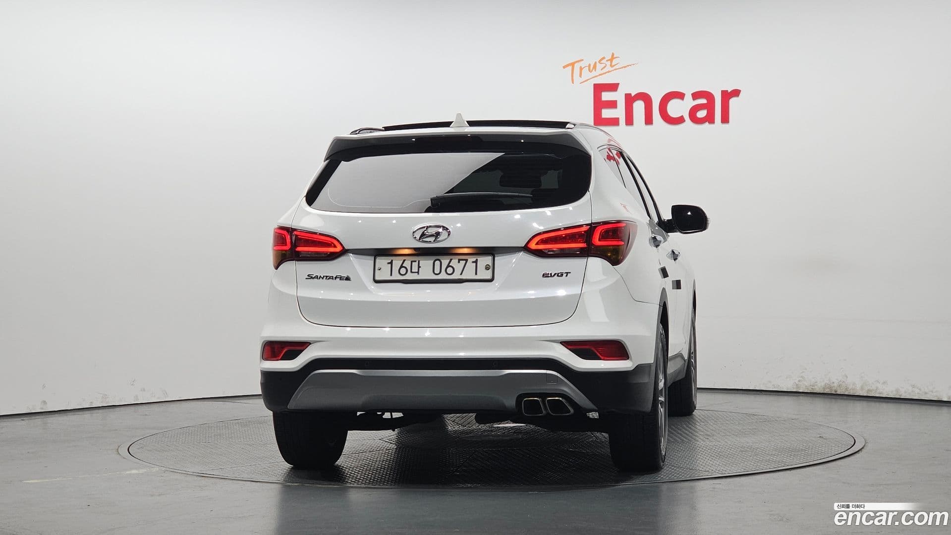 Main__Slider__Photo:Santafe Hyundai 2016.5-3