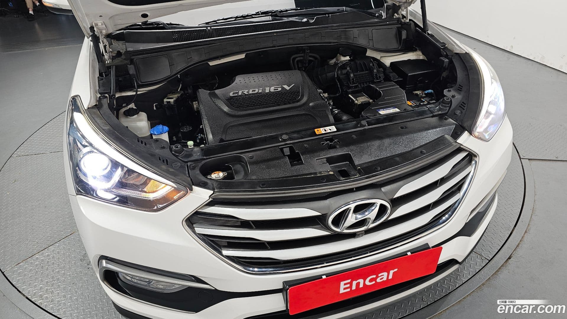 Main__Slider__Photo:Santafe Hyundai 2016.5-5