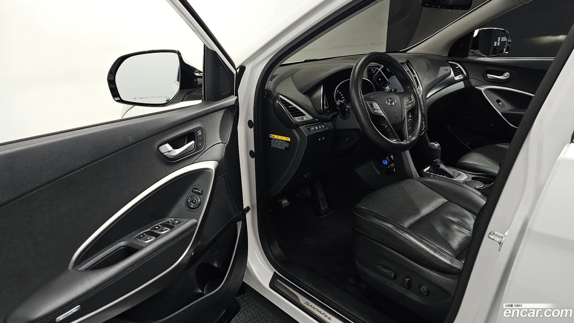 Main__Slider__Photo:Santafe Hyundai 2016.5-11