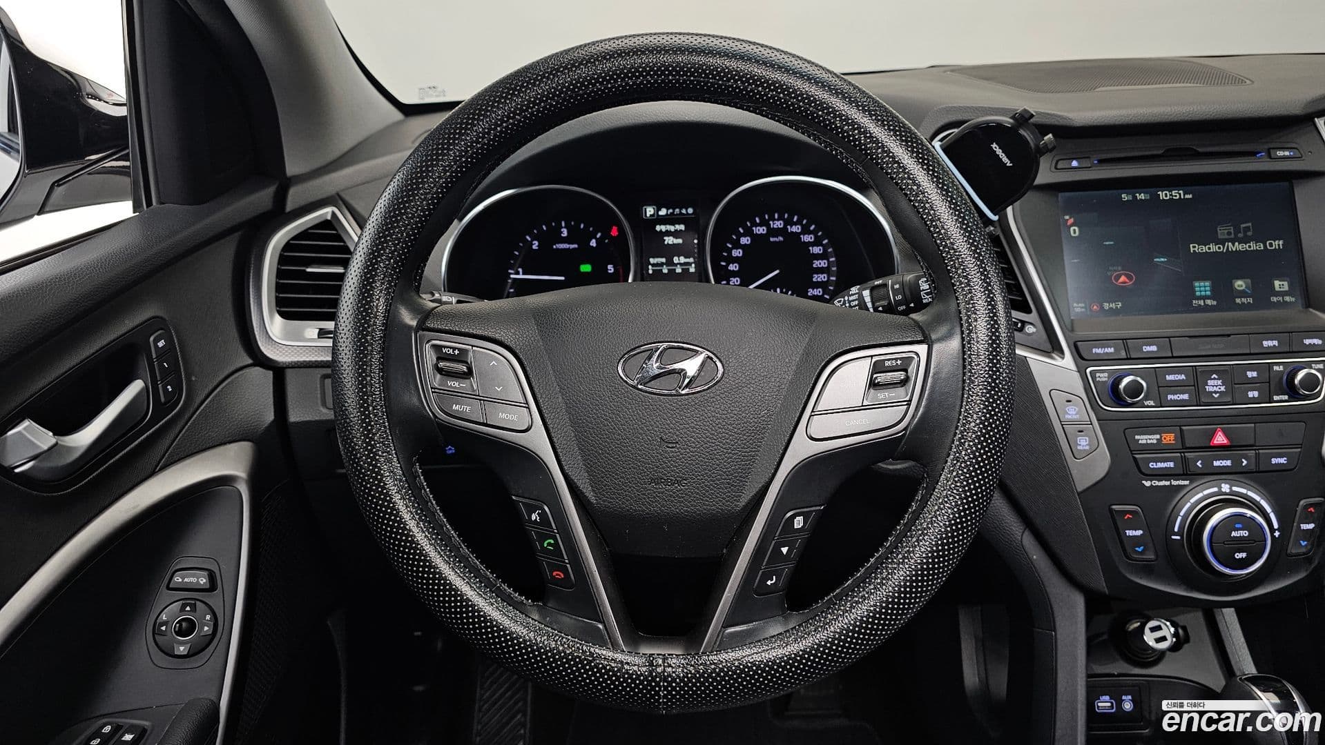 Main__Slider__Photo:Santafe Hyundai 2016.5-13