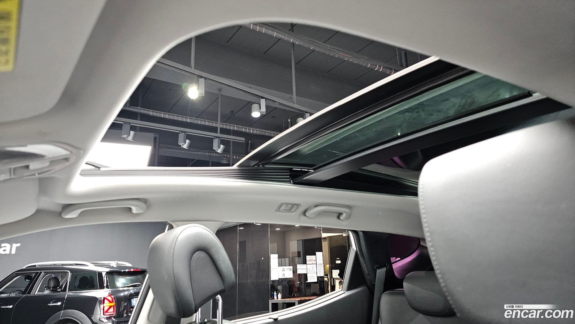 Main__Slider__Photo:Santafe Hyundai 2016.5-16