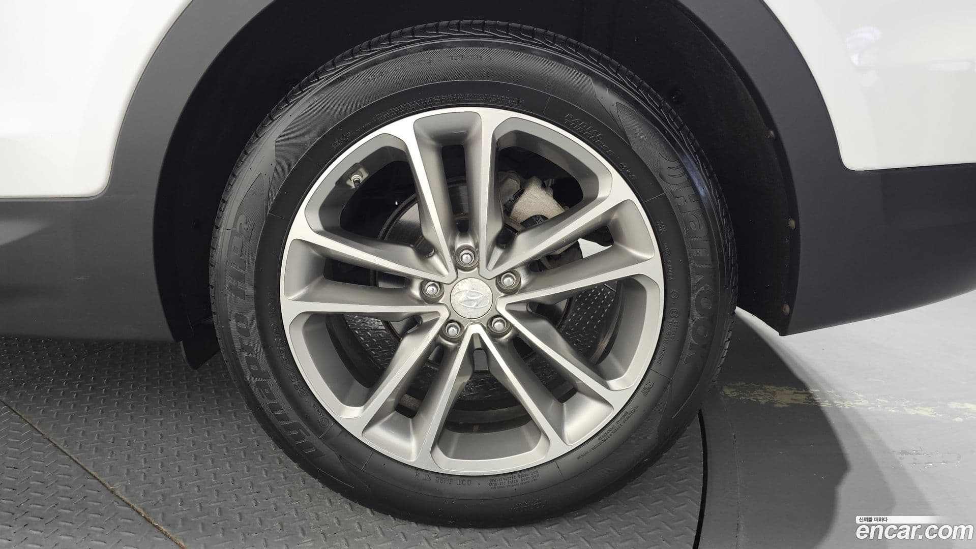 Main__Slider__Photo:Santafe Hyundai 2016.5-21