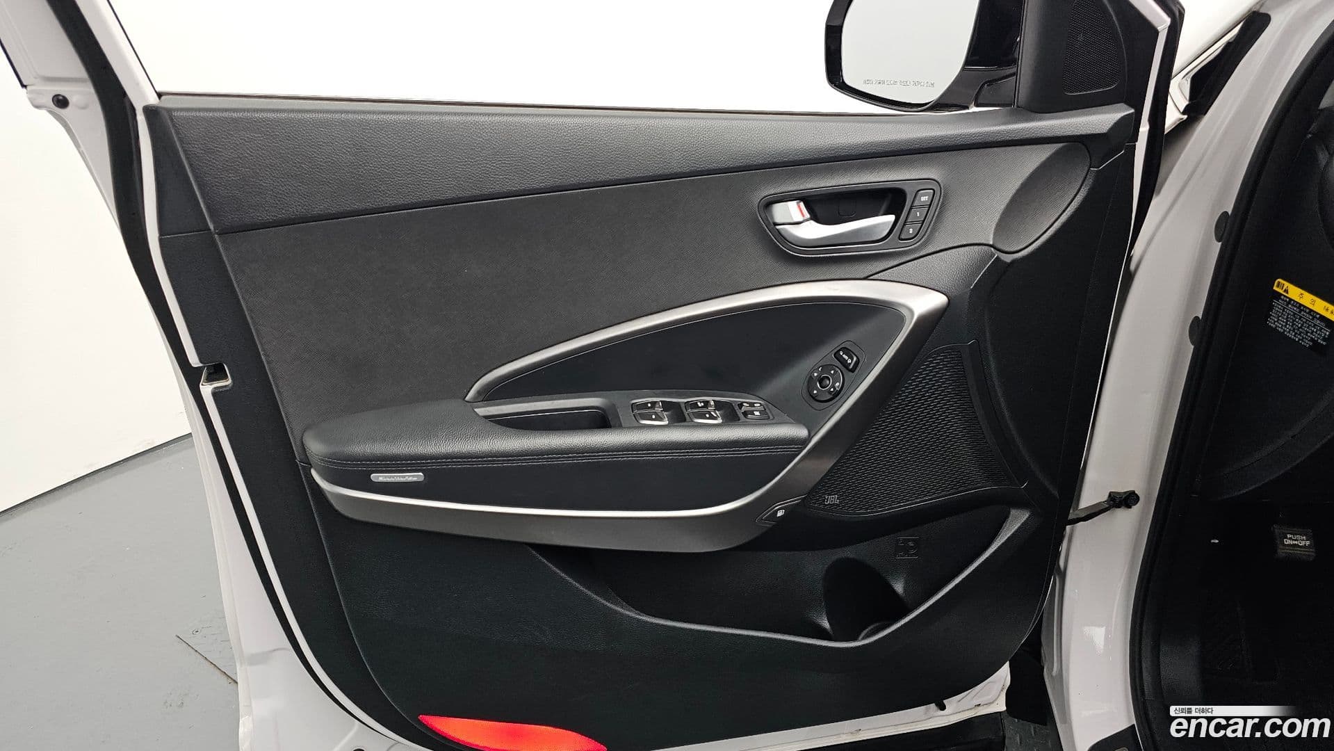 Main__Slider__Photo:Santafe Hyundai 2016.5-24