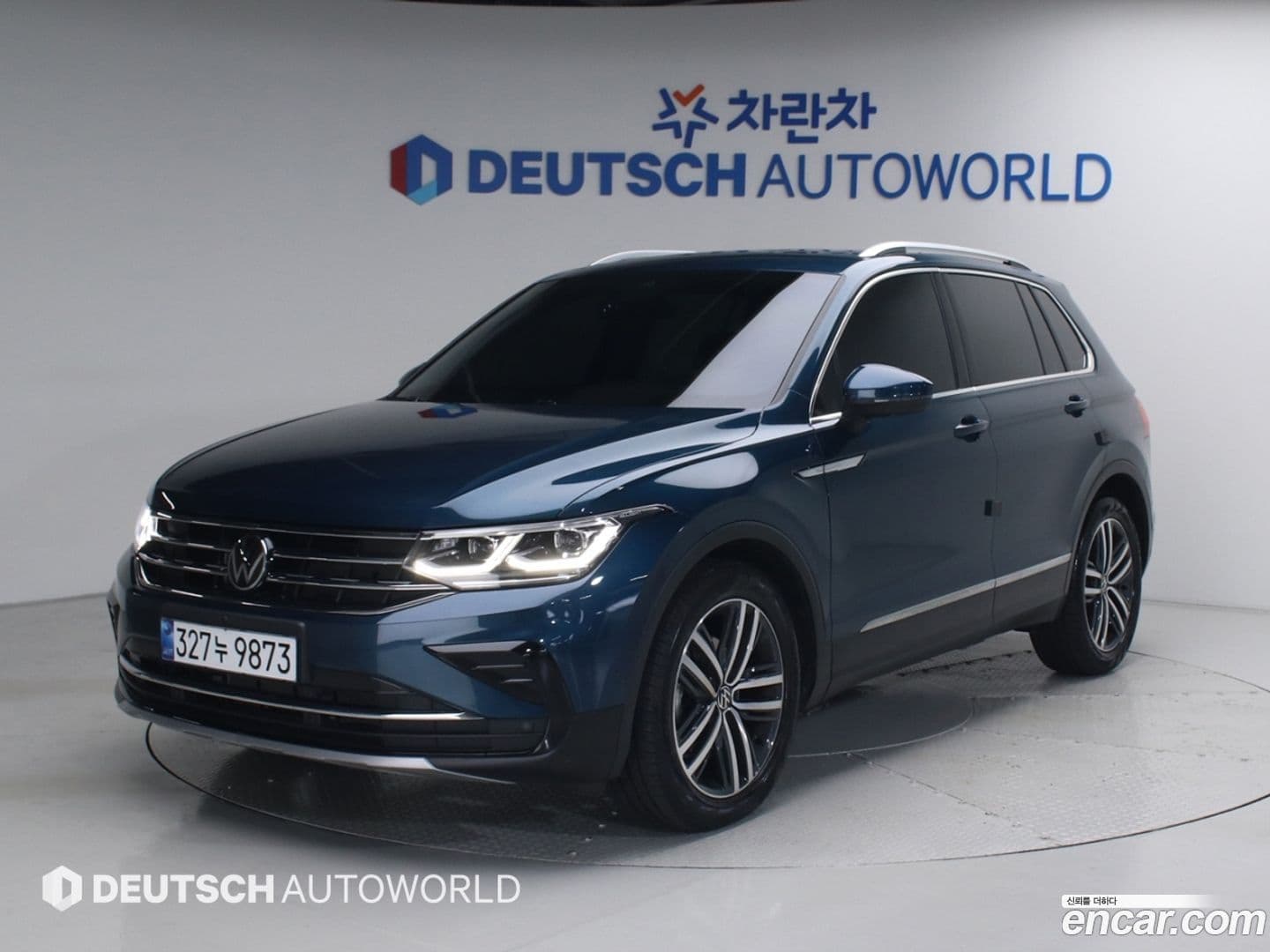 Main__Slider__Photo:Tiguan Volkswagen 2024.8-0