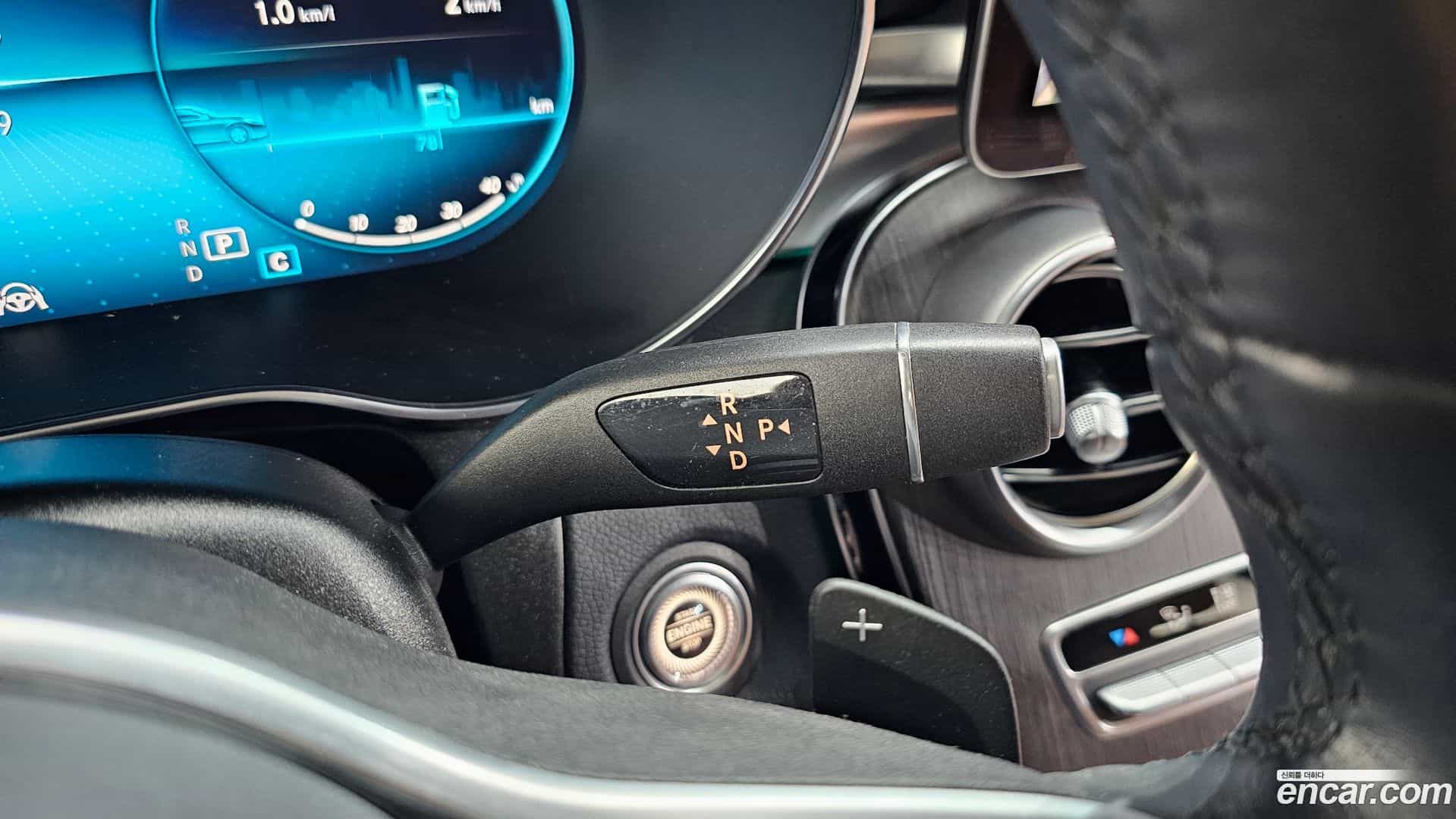 GLC-Class Mercedes-Benz 2021.3-INNER-009
