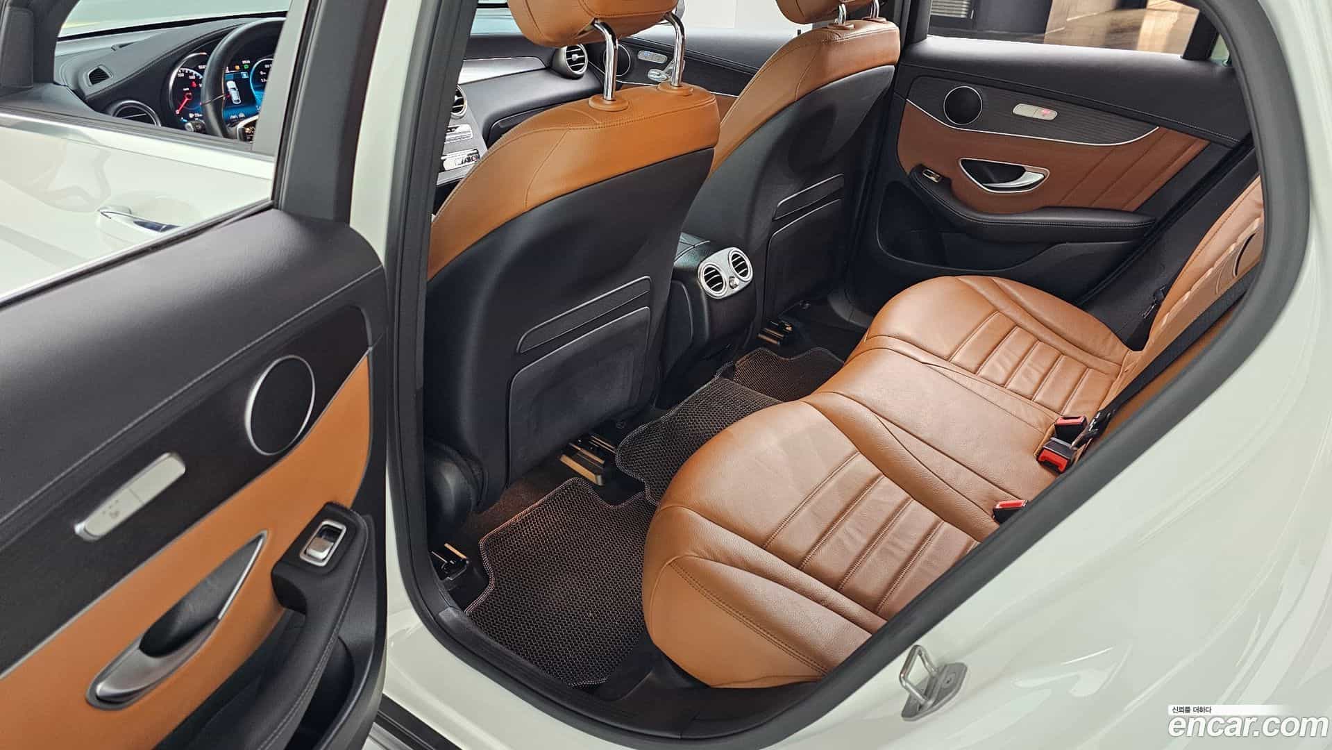 GLC-Class Mercedes-Benz 2021.3-OPTION-016