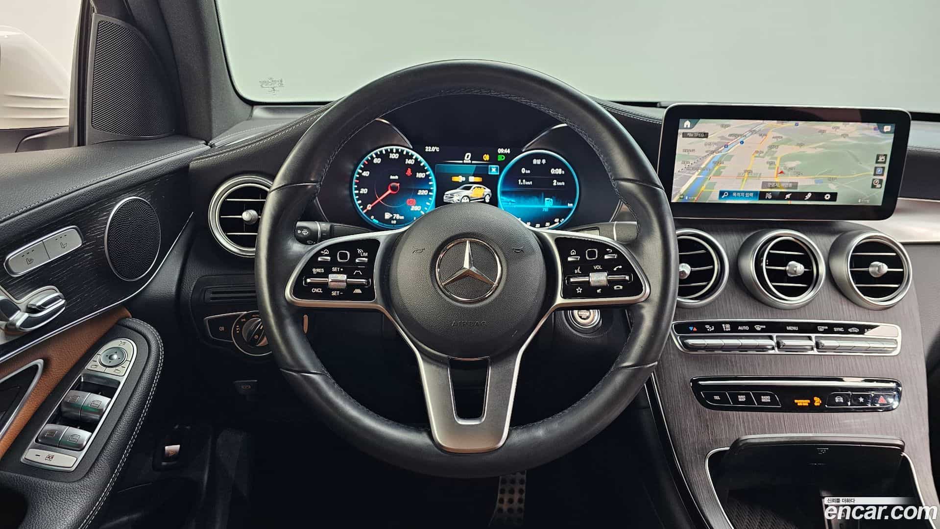 GLC-Class Mercedes-Benz 2021.3-OPTION-017