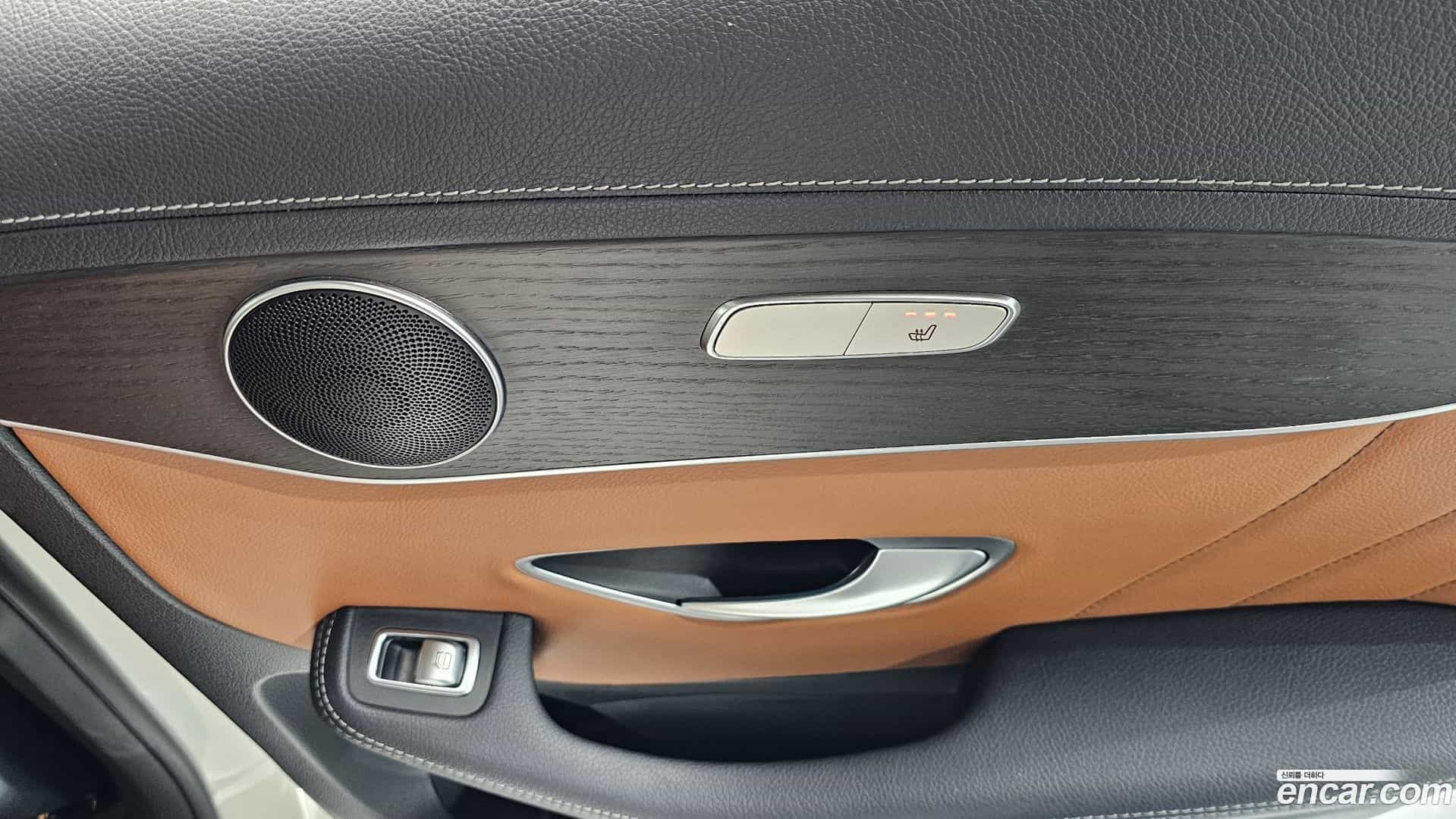 GLC-Class Mercedes-Benz 2021.3-OPTION-023