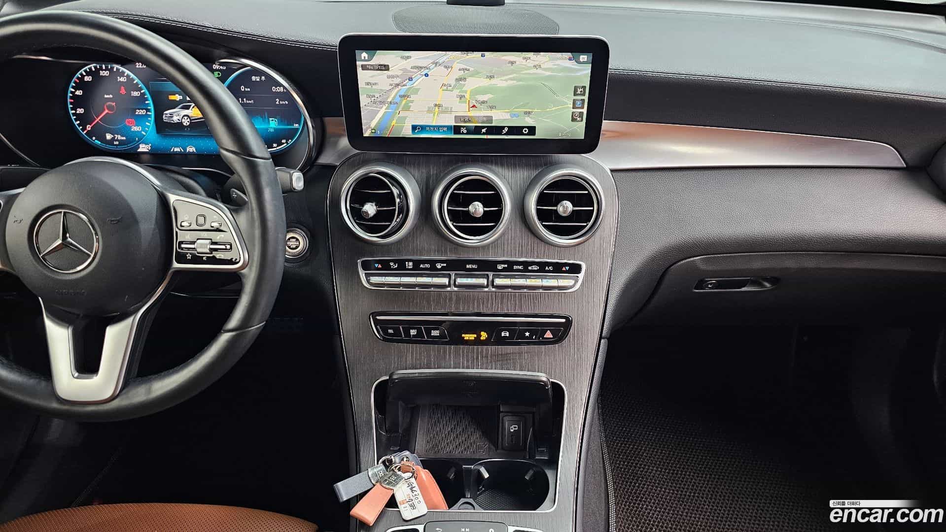 GLC-Class Mercedes-Benz 2021.3-OPTION-024