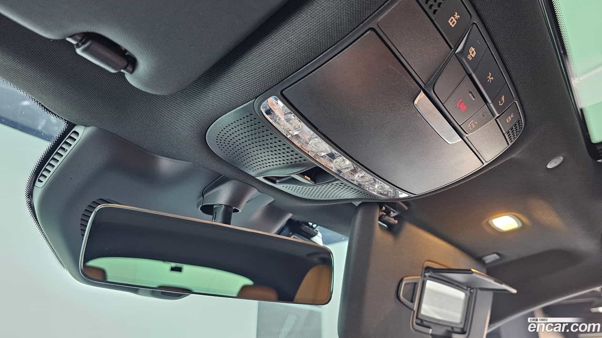 GLC-Class Mercedes-Benz 2021.3-OPTION-040
