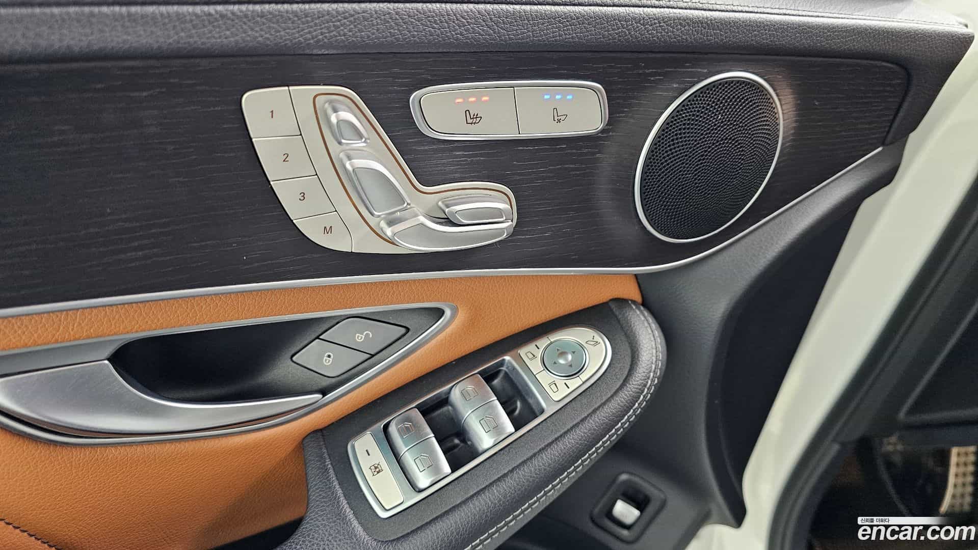 GLC-Class Mercedes-Benz 2021.3-OPTION-042