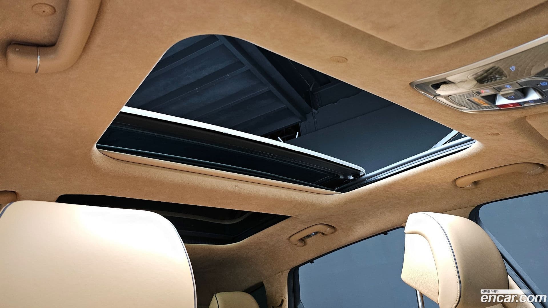 Main__Slider__Photo:GV80 Genesis 2022.2-18