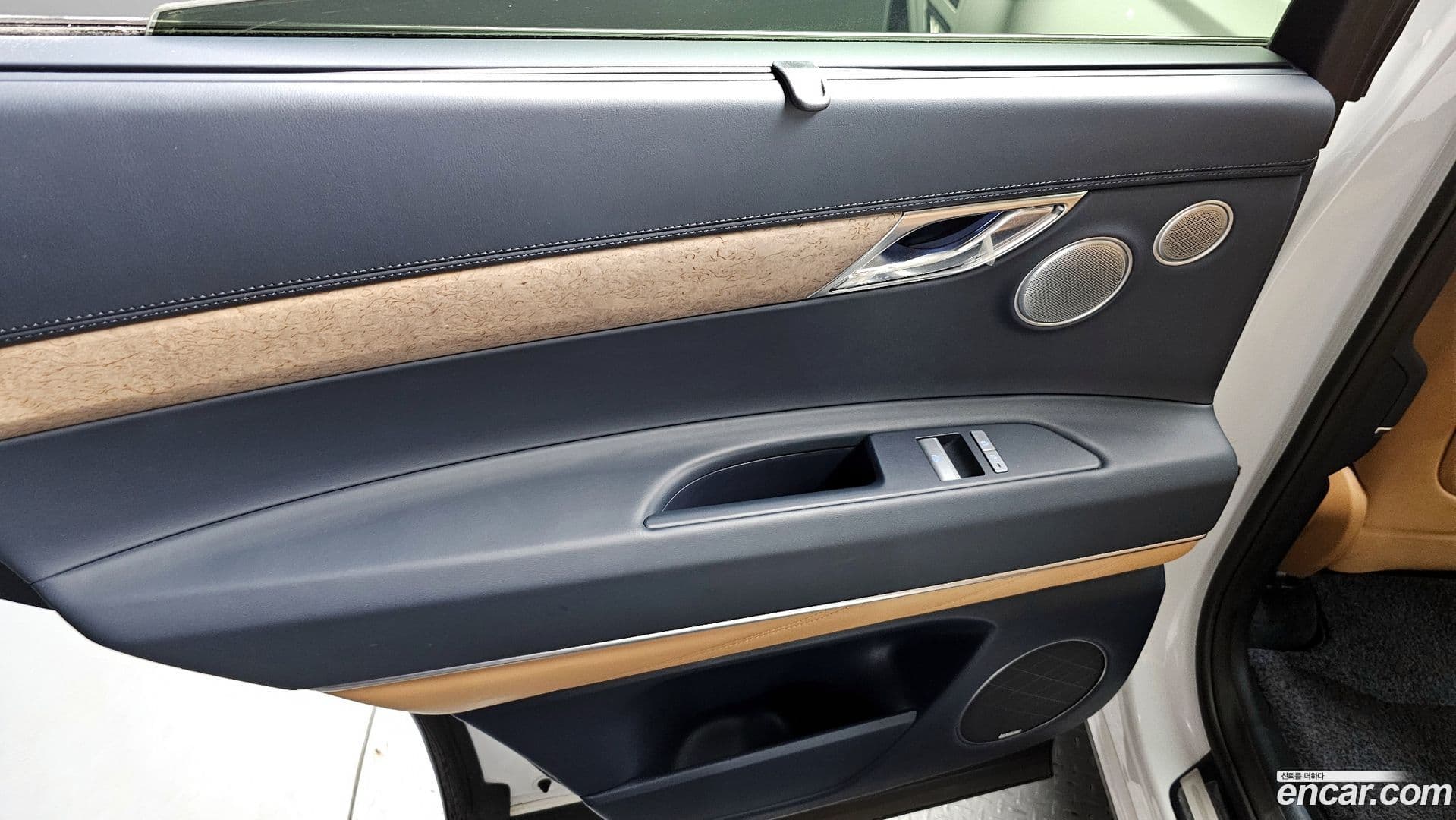 Main__Slider__Photo:GV80 Genesis 2022.2-24